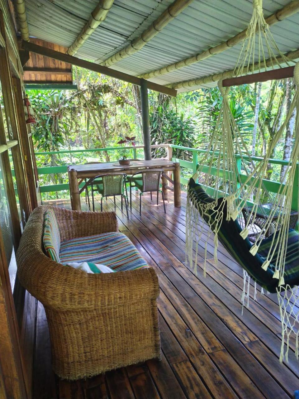 Mindo Eco Chalet, Rio y Cascadas view 4