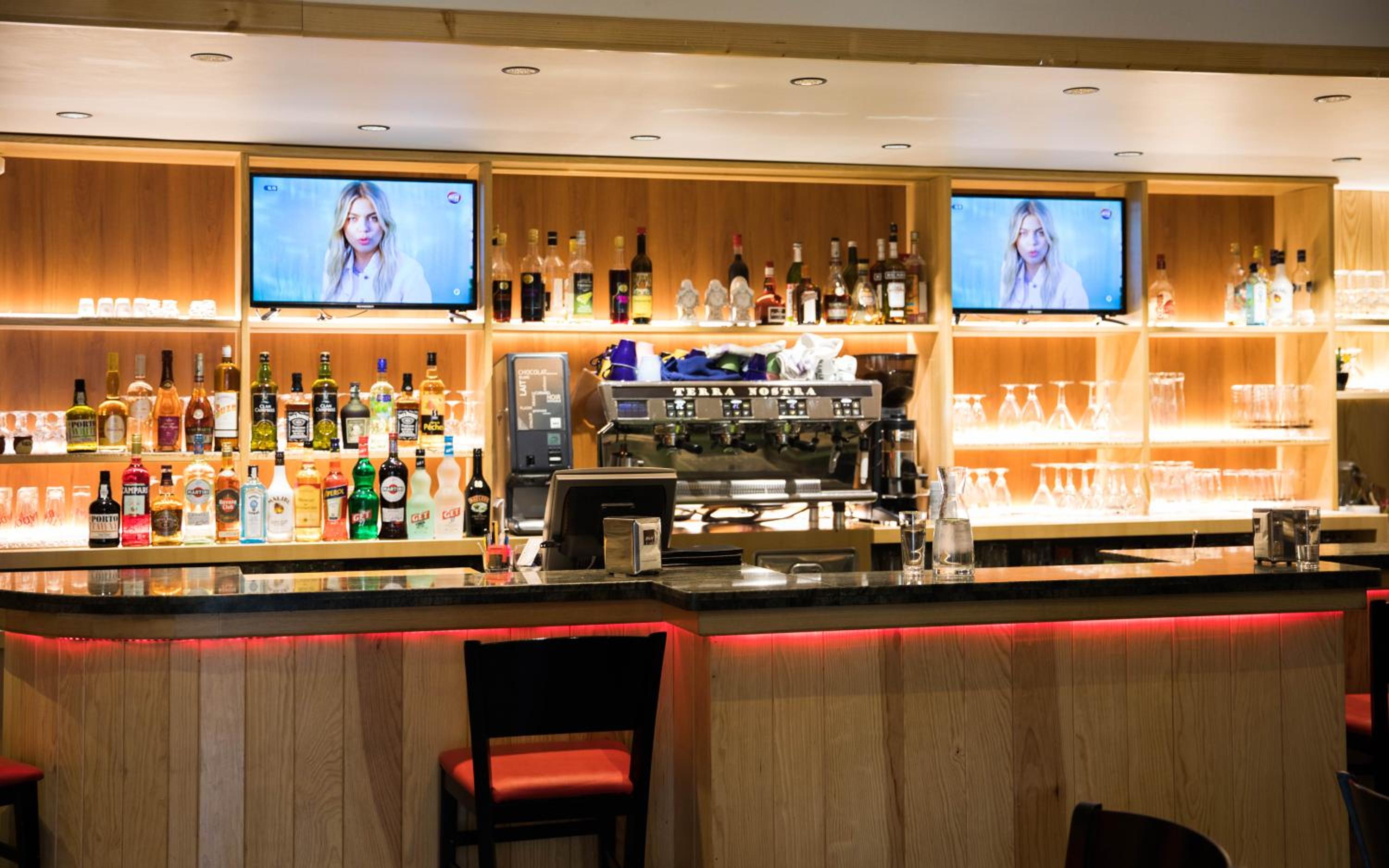 bar