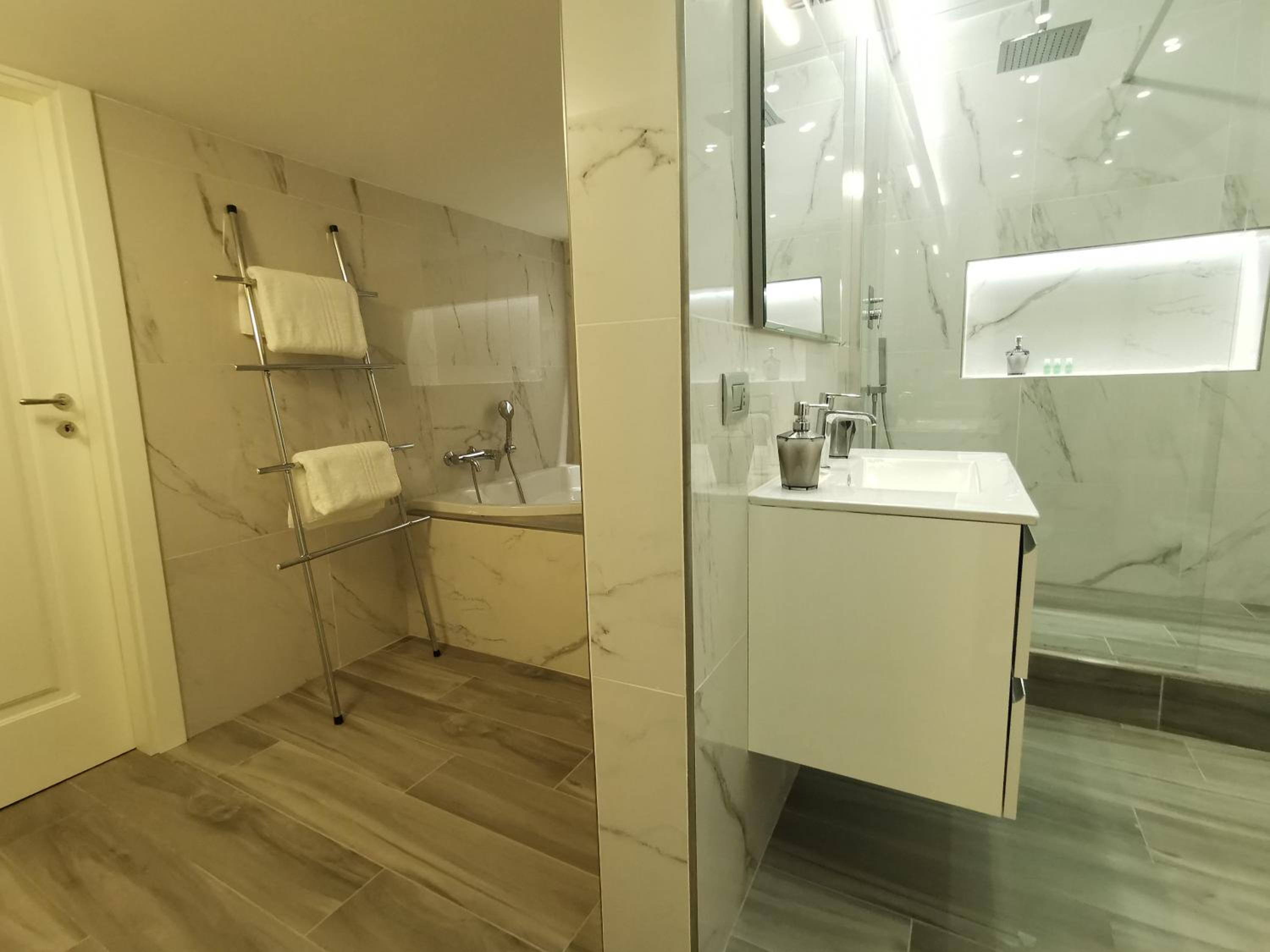Duomo Platinum Apartments