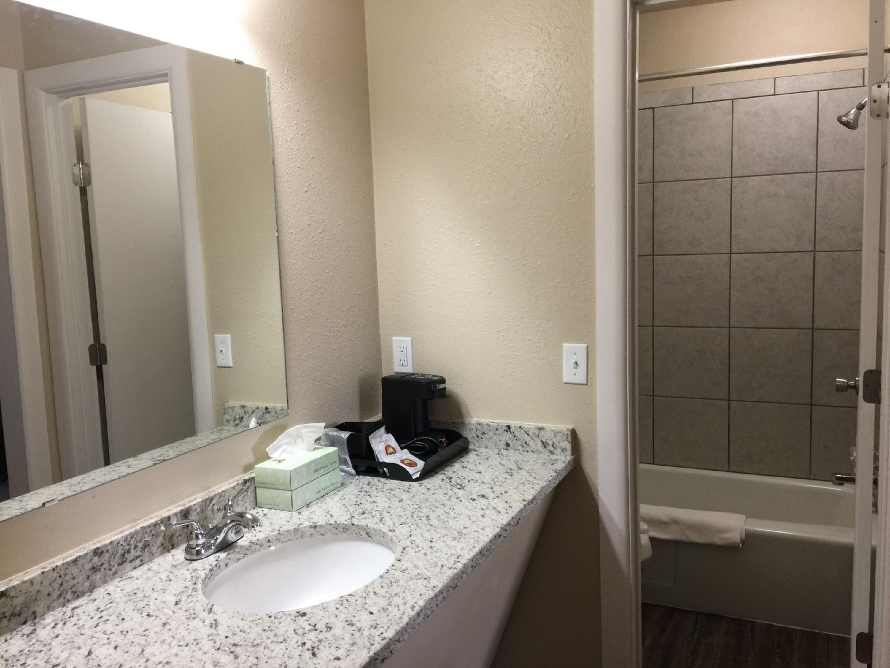 Woodward Vacations - Downtown Motel Woodward - Property Image 8