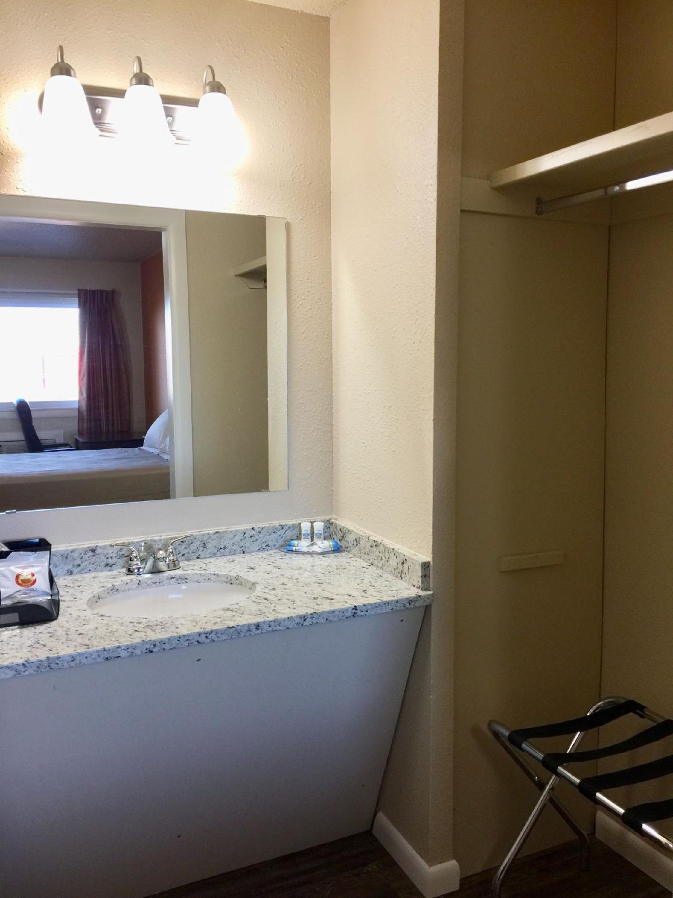 Woodward Vacations - Downtown Motel Woodward - Property Image 3