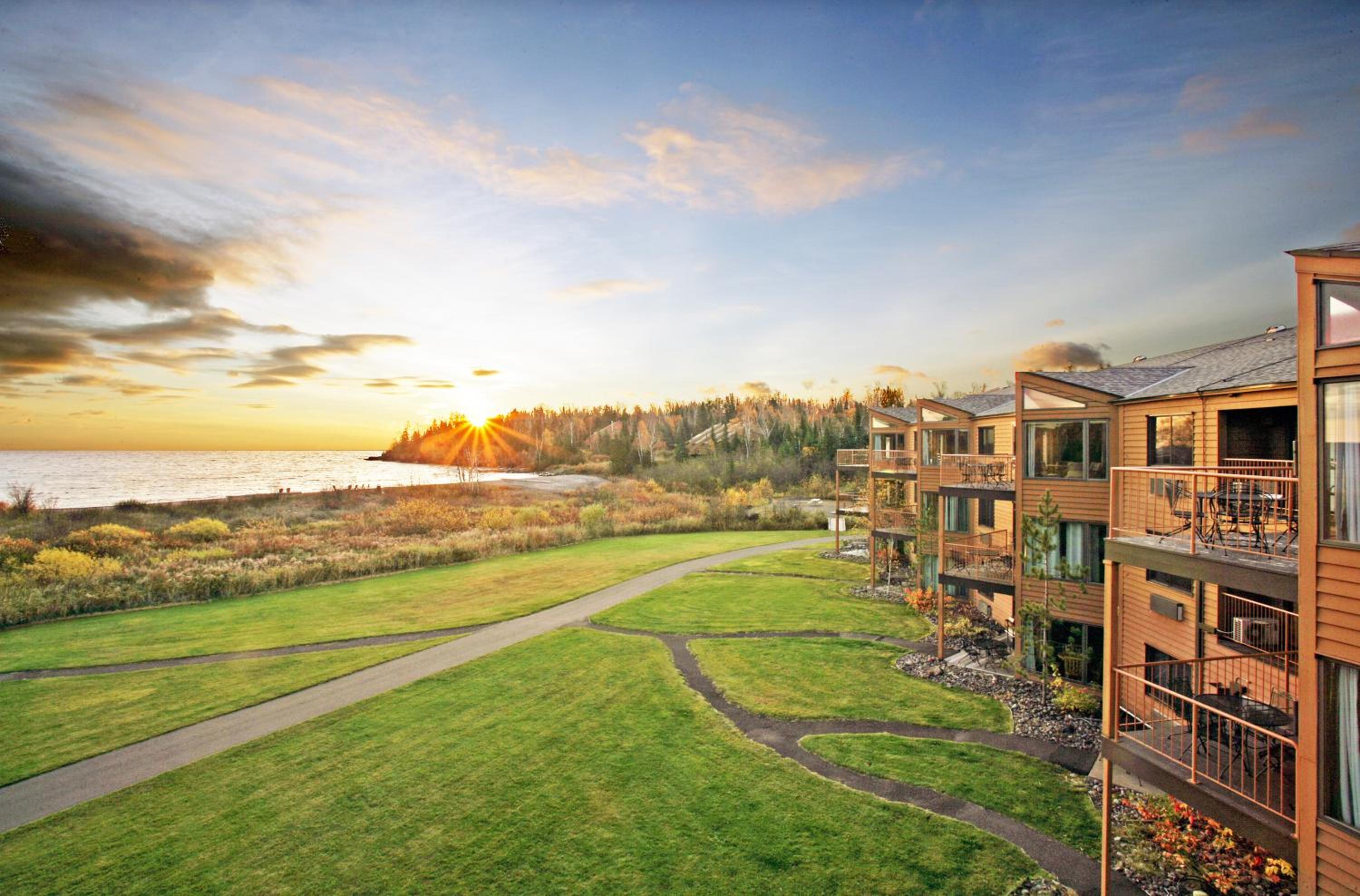 Hotel Superior Shores Resort