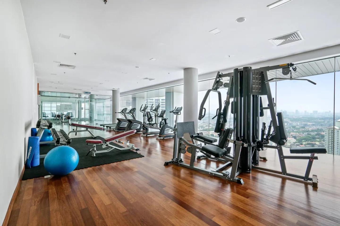 Deluxe Next to Paradigm Mall & New World Hotel photo 6
