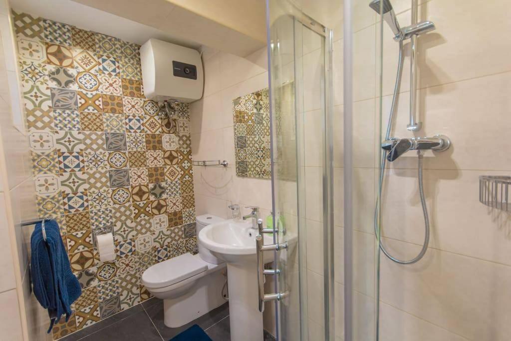 Central Valletta house view 2