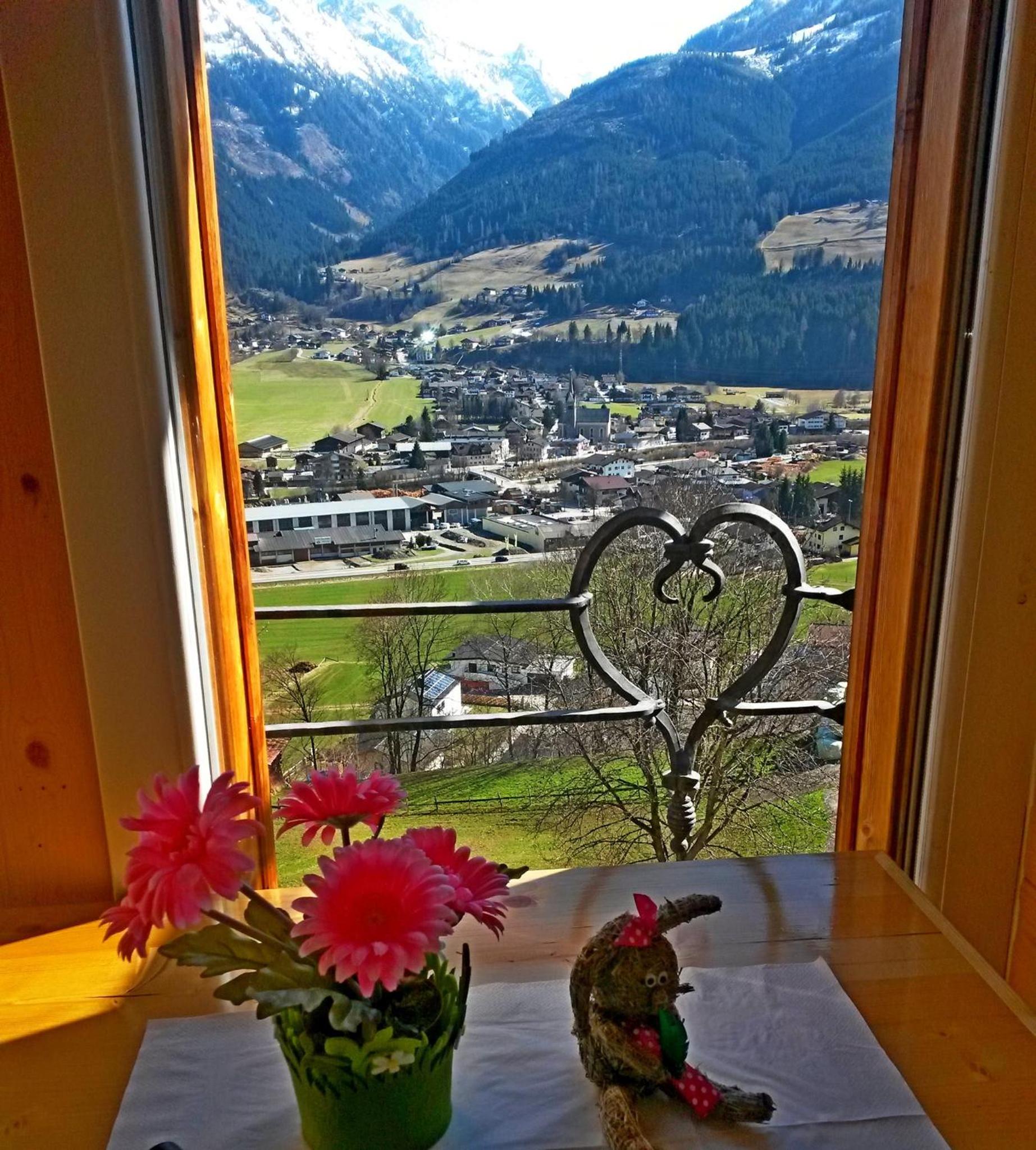 Panorama Ferienhaus Ematberg mit Bergblick und Sauna