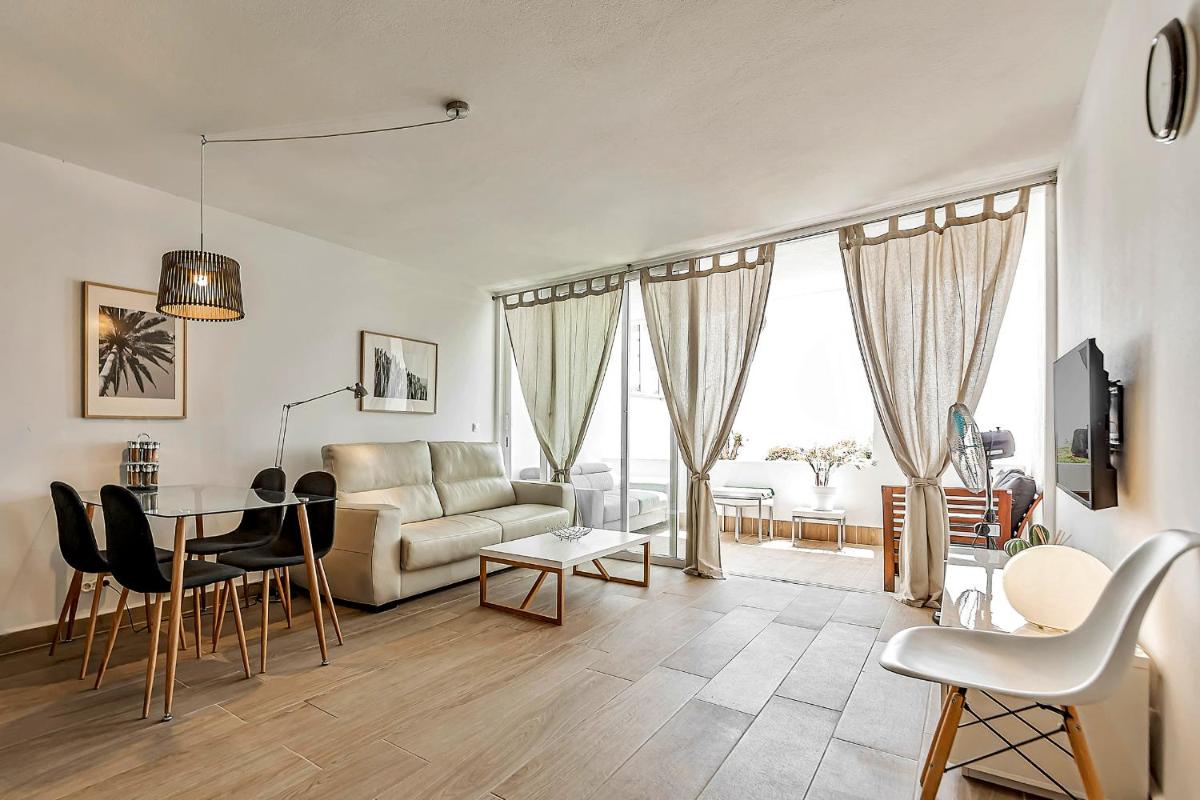 Gorgeous apartment with sea view in Callao Salvaje view 4