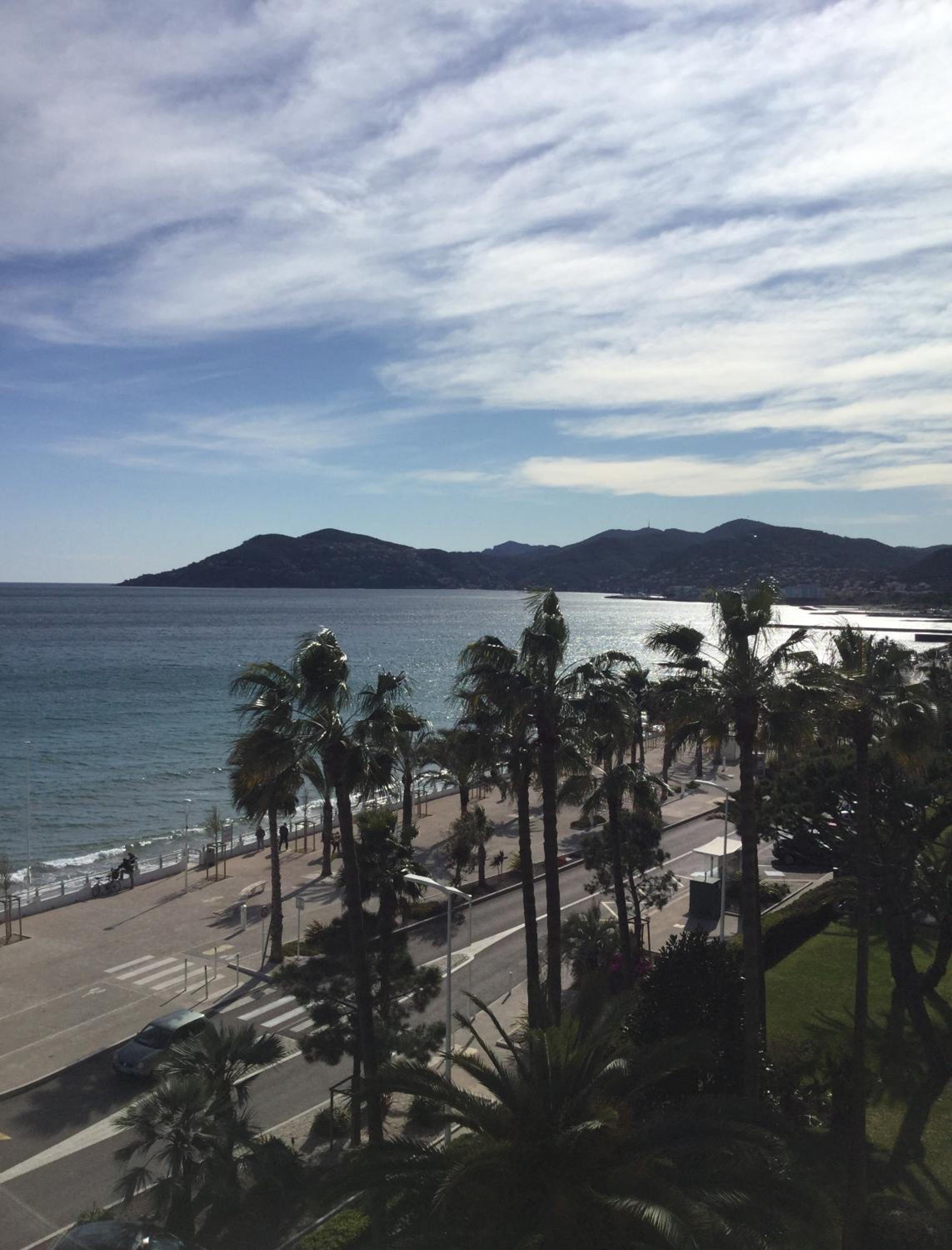 Bord de mer - Cannes la Bocca photo 4