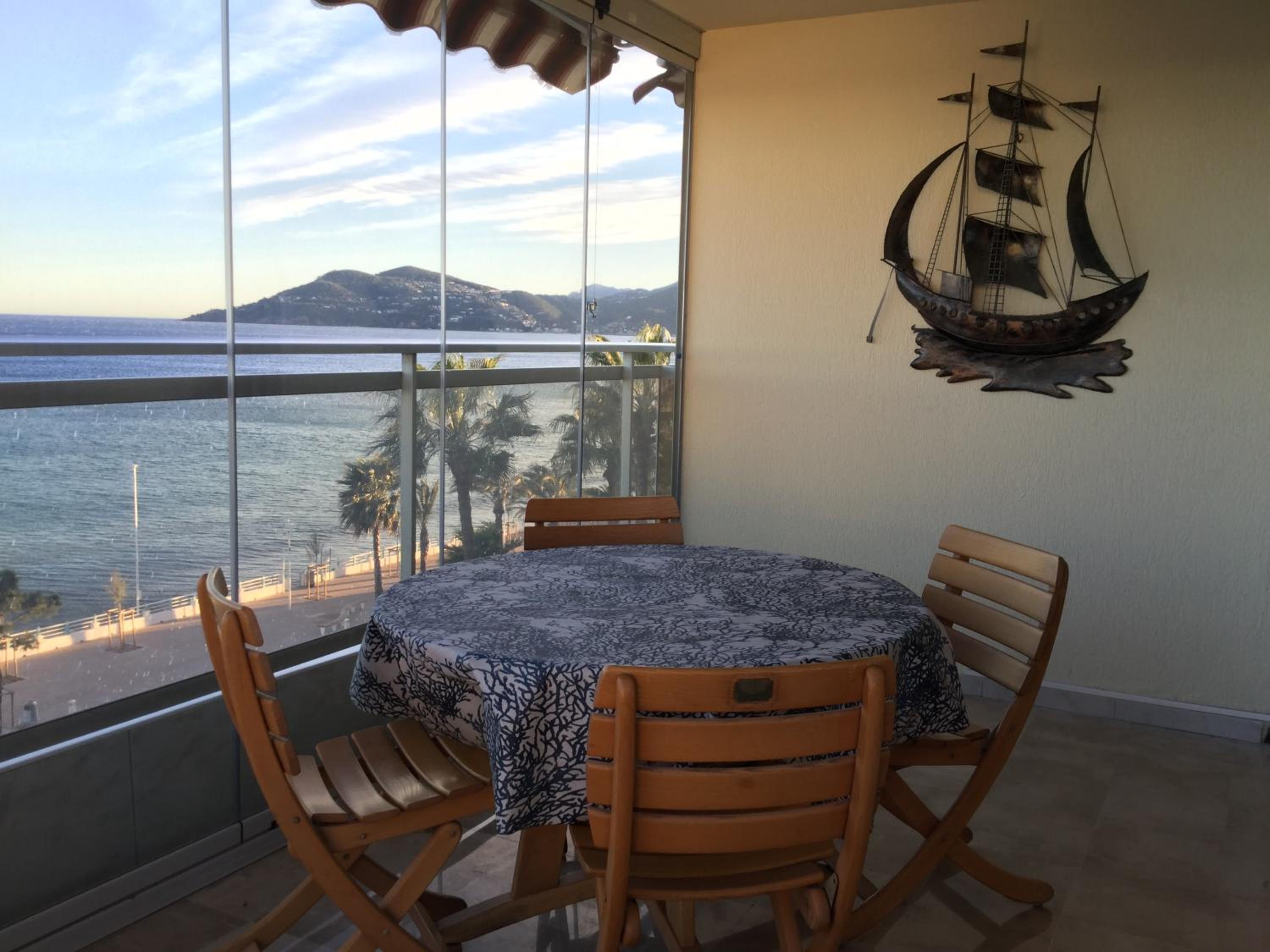 Bord de mer - Cannes la Bocca photo 2