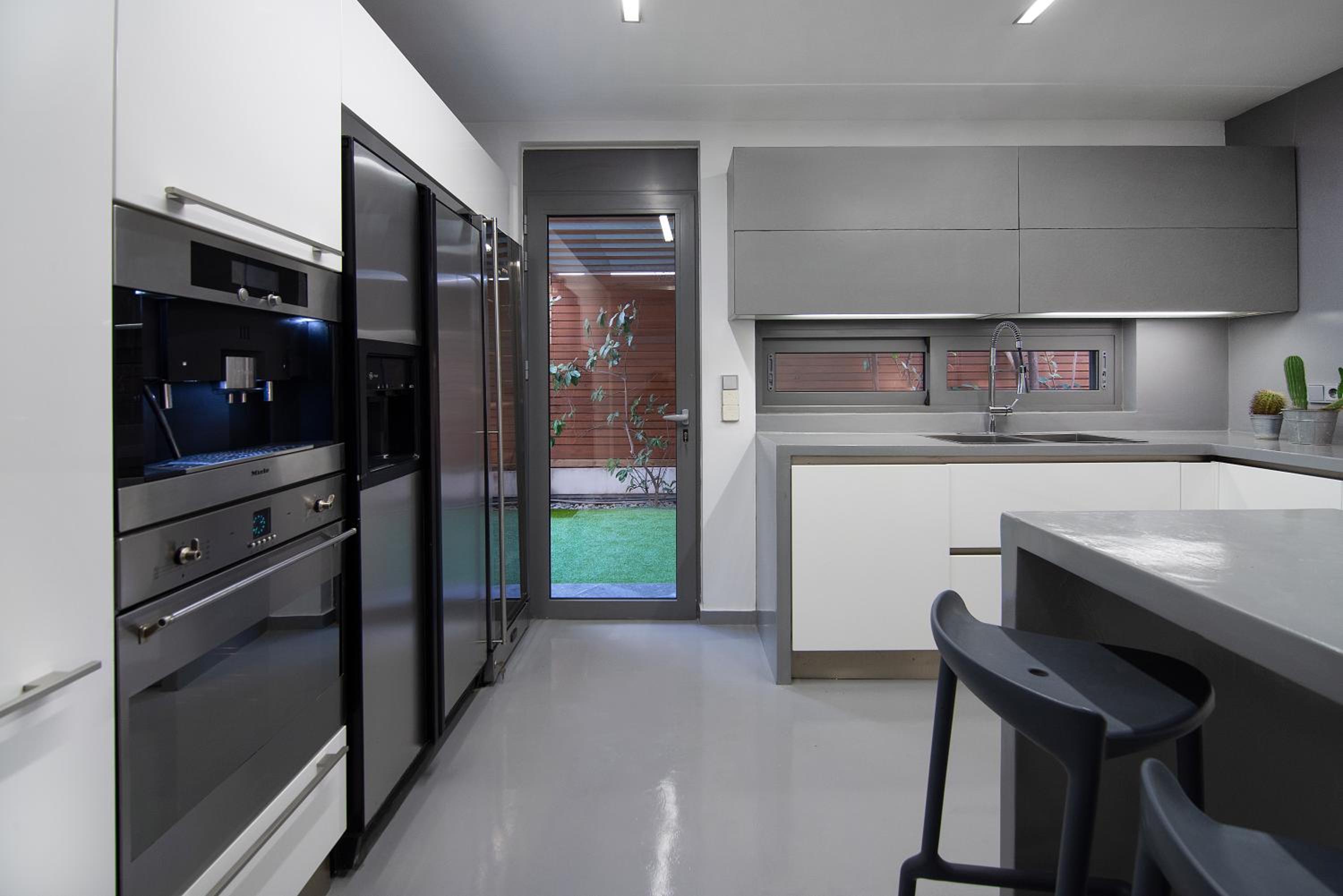 Elegant and Private Living by Neuvel
