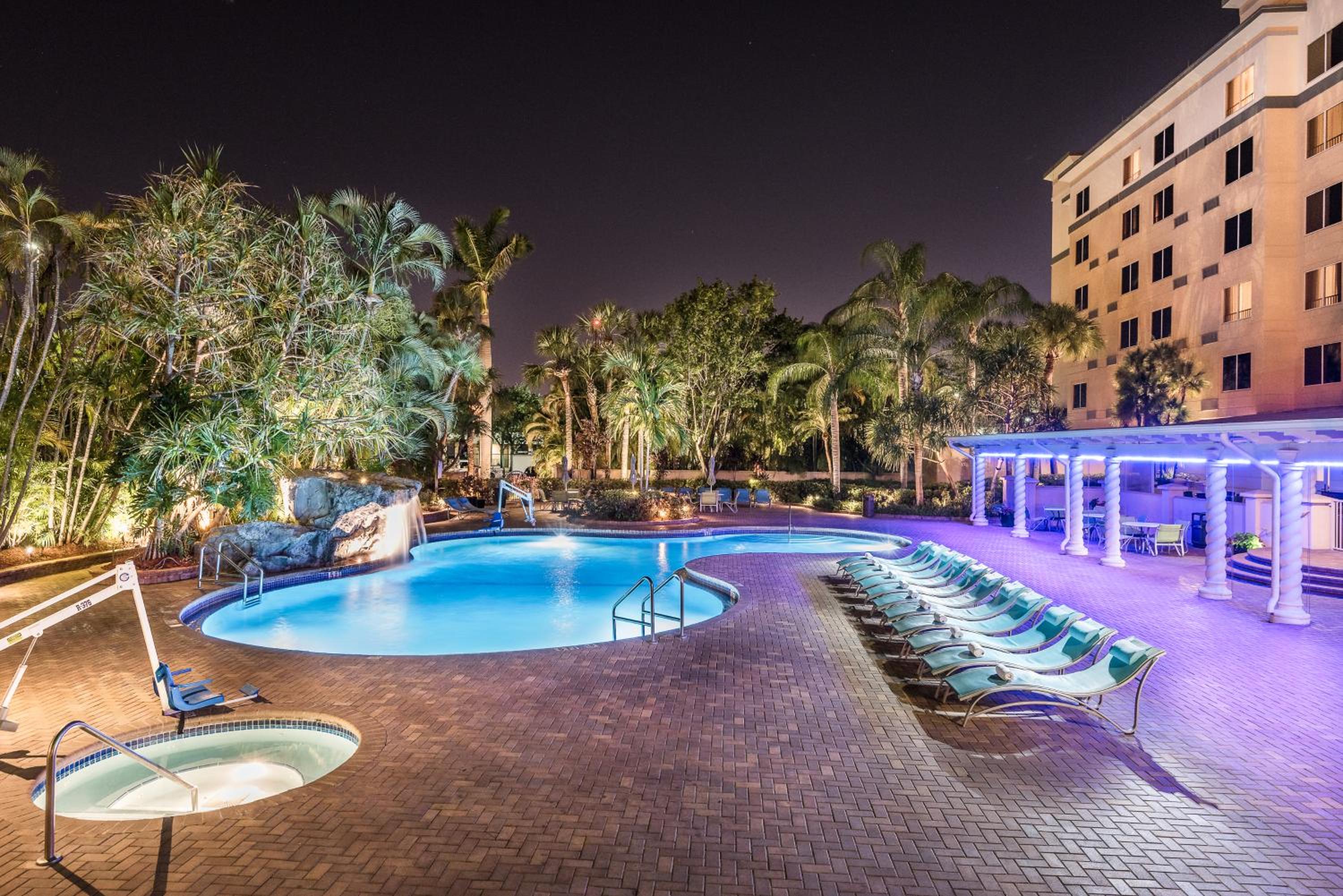 Holiday Inn Fort Lauderdale Airport by IHG - Image 2