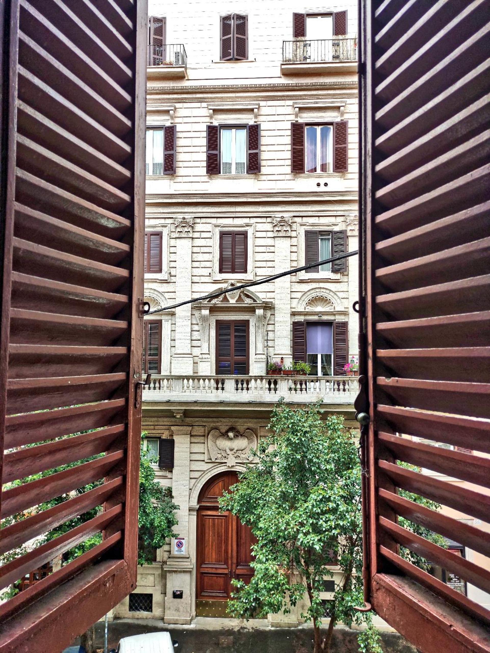 285 Vatican Lodge