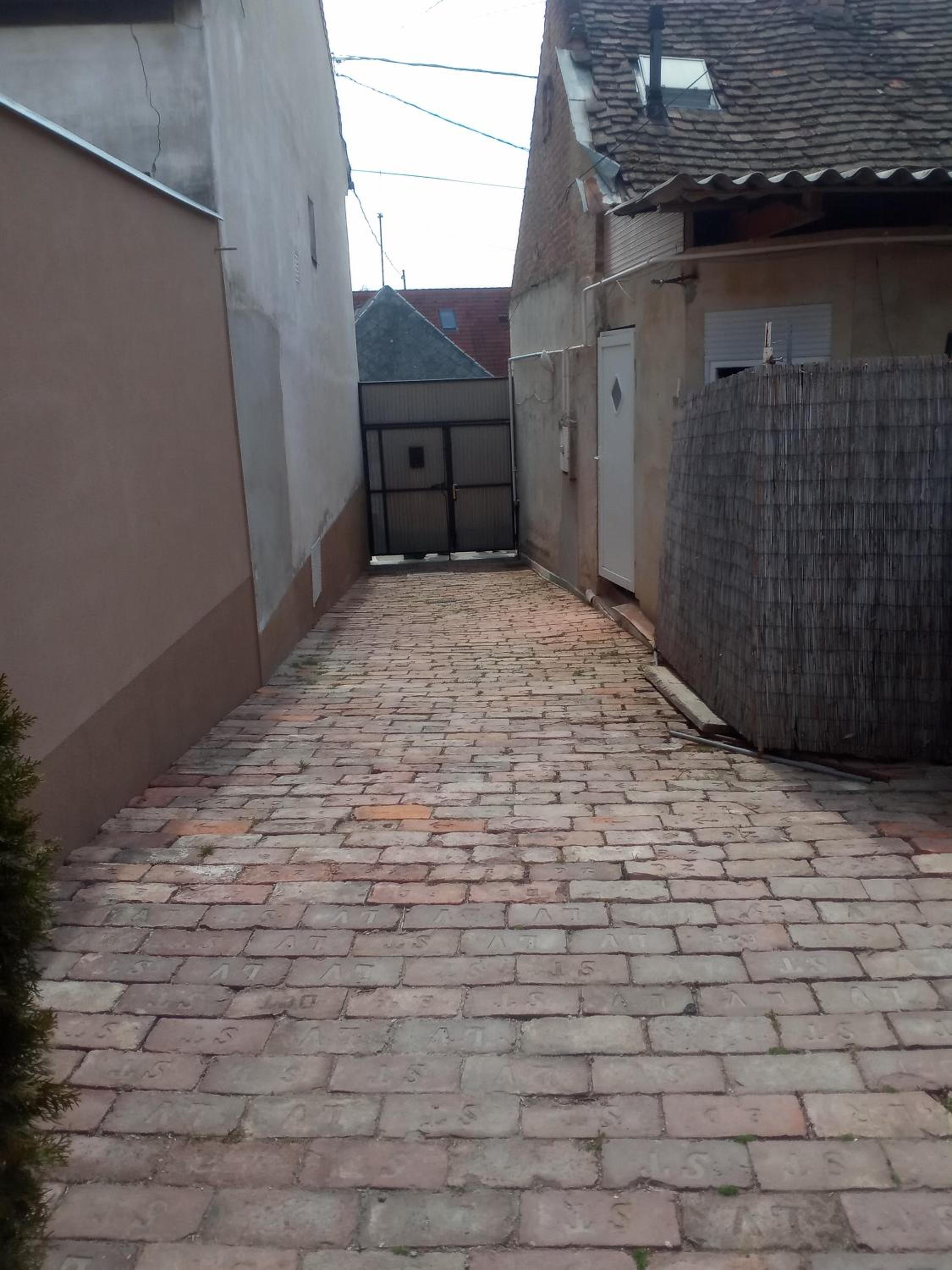 Photo 46