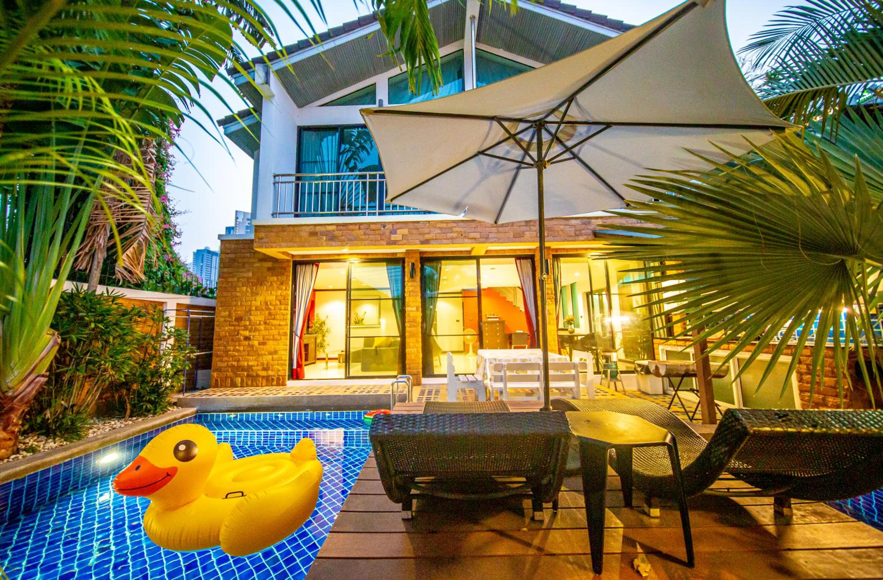 4poolvillas