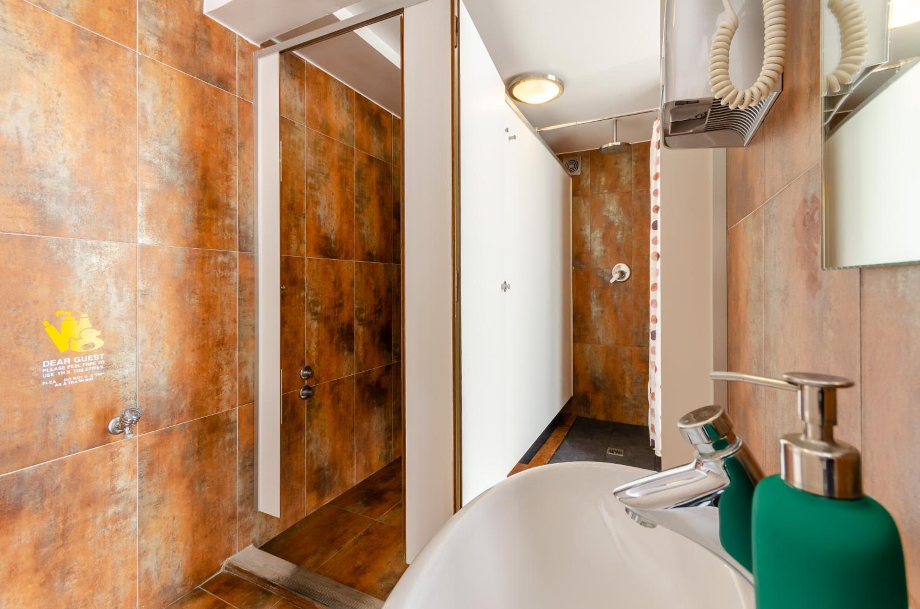 Yes Lisbon Hostel