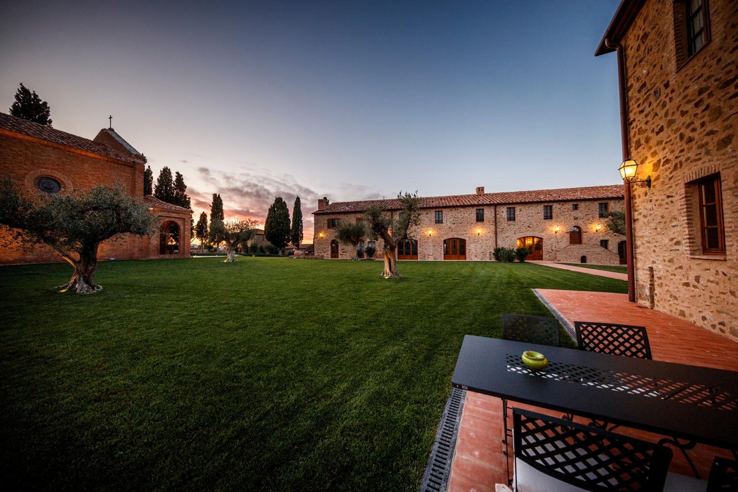 Wine Relais In Montecucco - ColleMassari Hospitality
