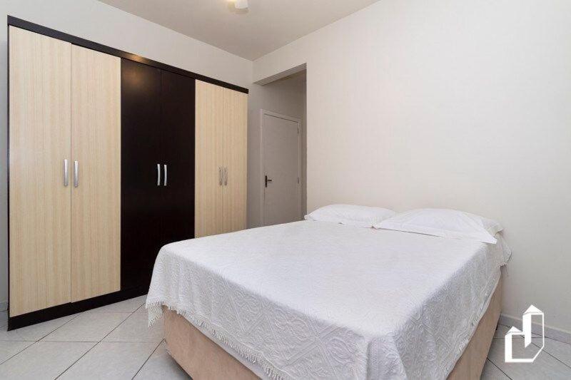 Casa com 04 dormitórios