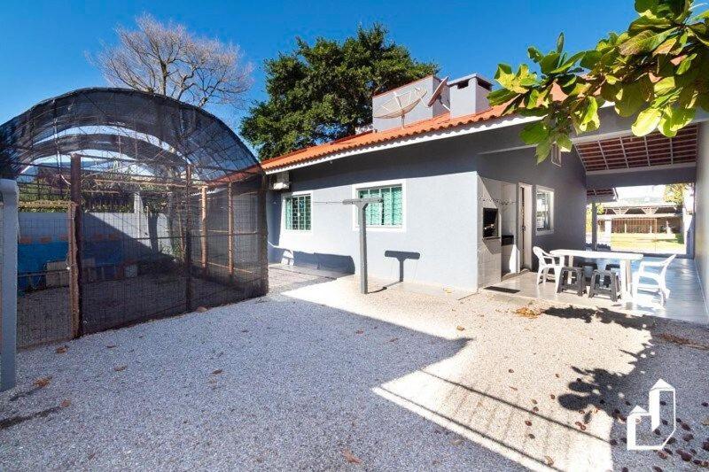 Casa com 04 dormitórios