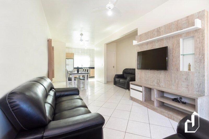Casa com 04 dormitórios