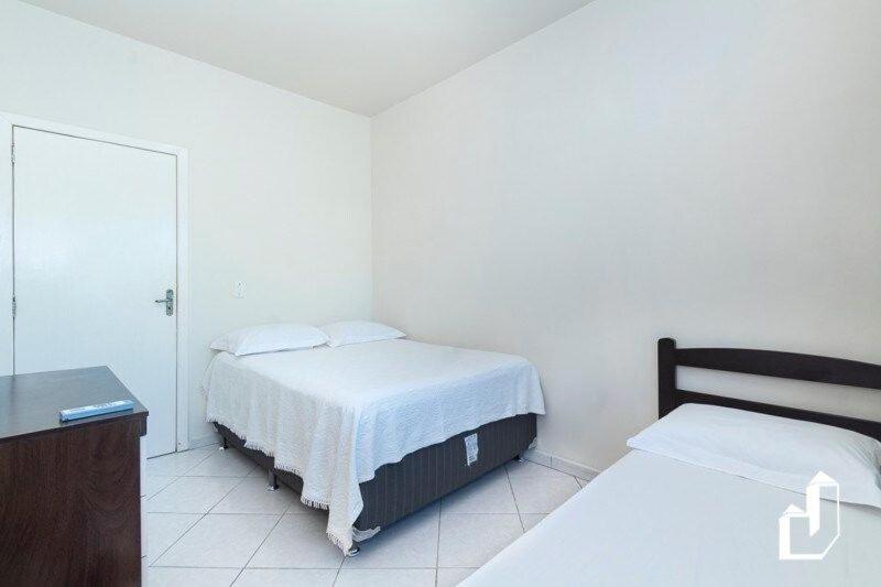 Casa com 04 dormitórios