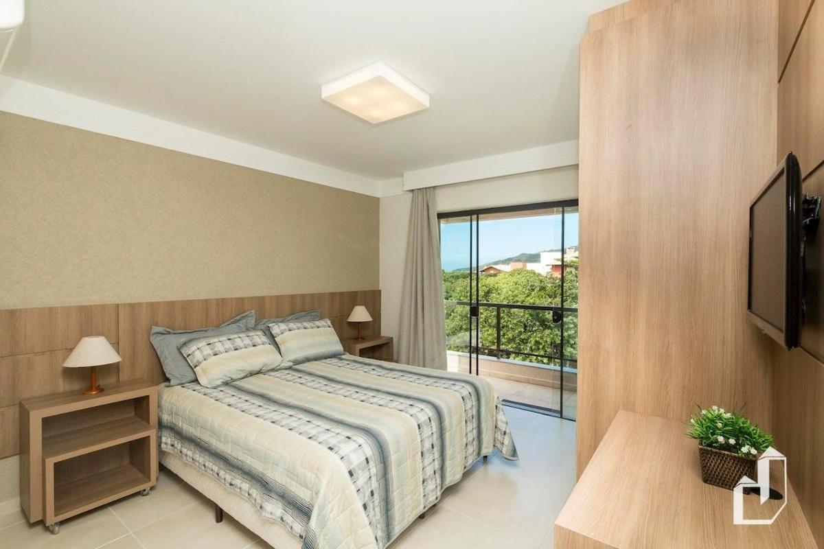 Com 03 suítes climatizadas e jacuzzi aquecida