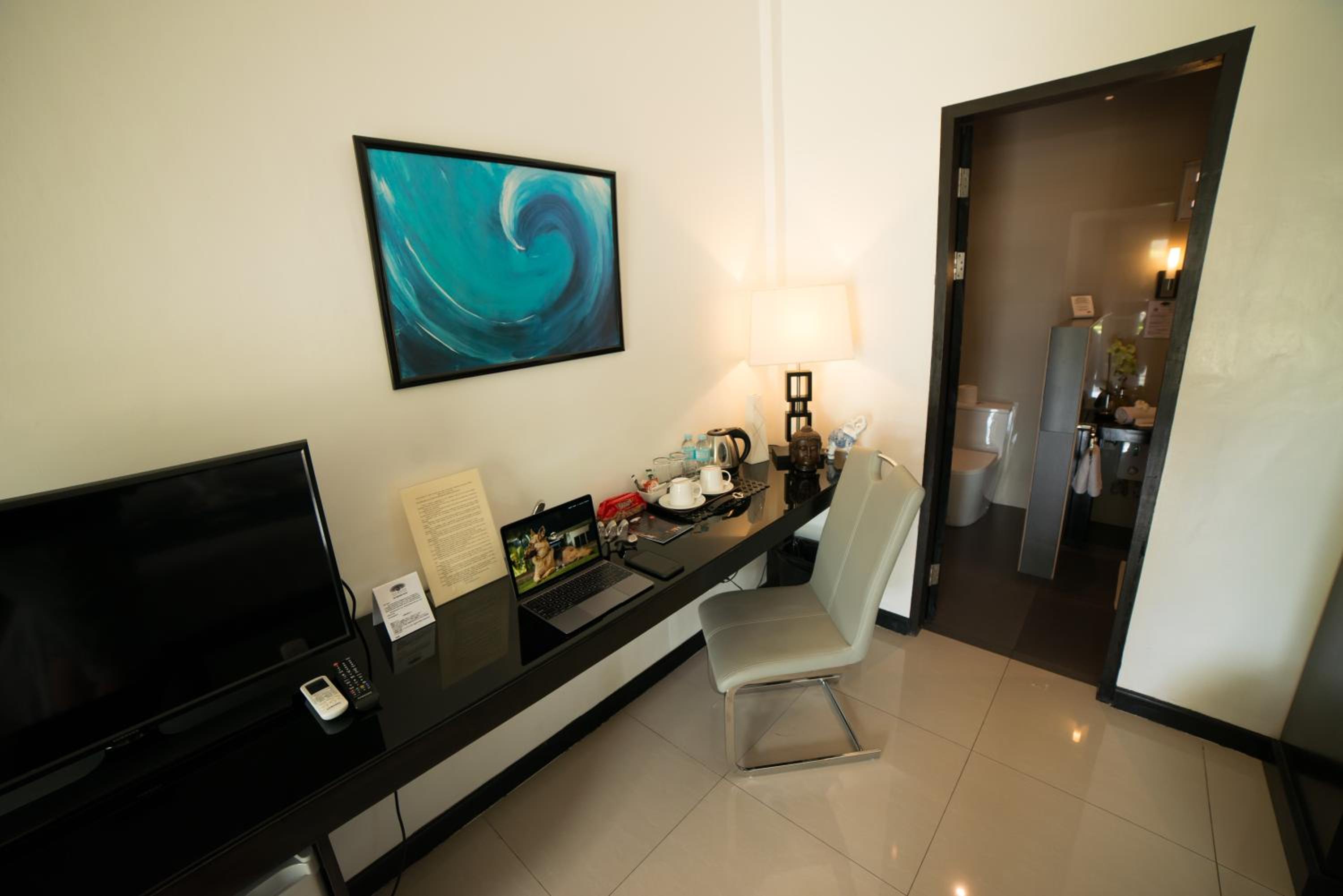 Photo 8