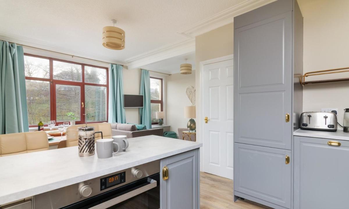 Gorgeous cottage by sandy beach Dog friendly view 4