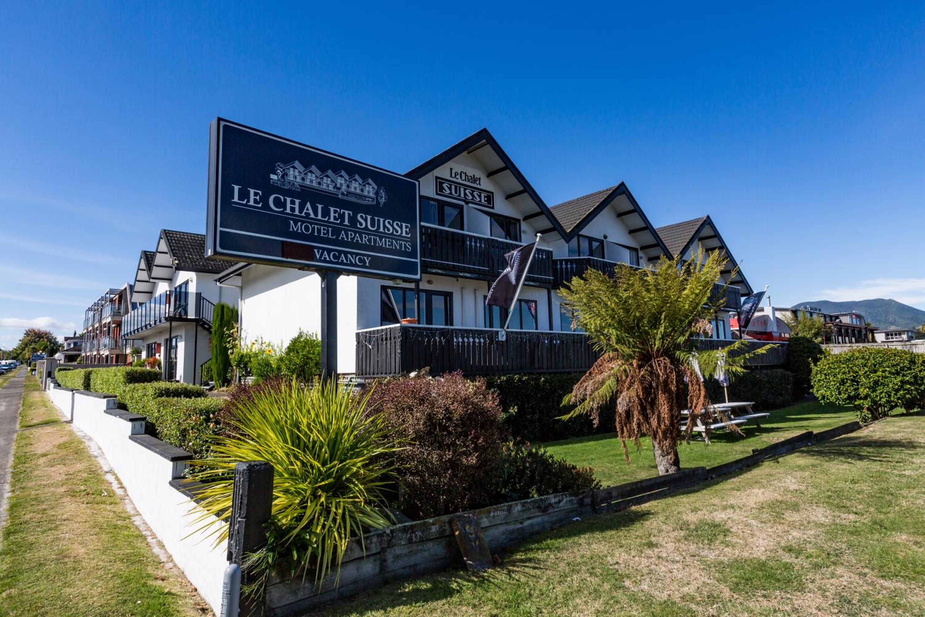 Le Chalet Suisse Motel Taupo — photo 62