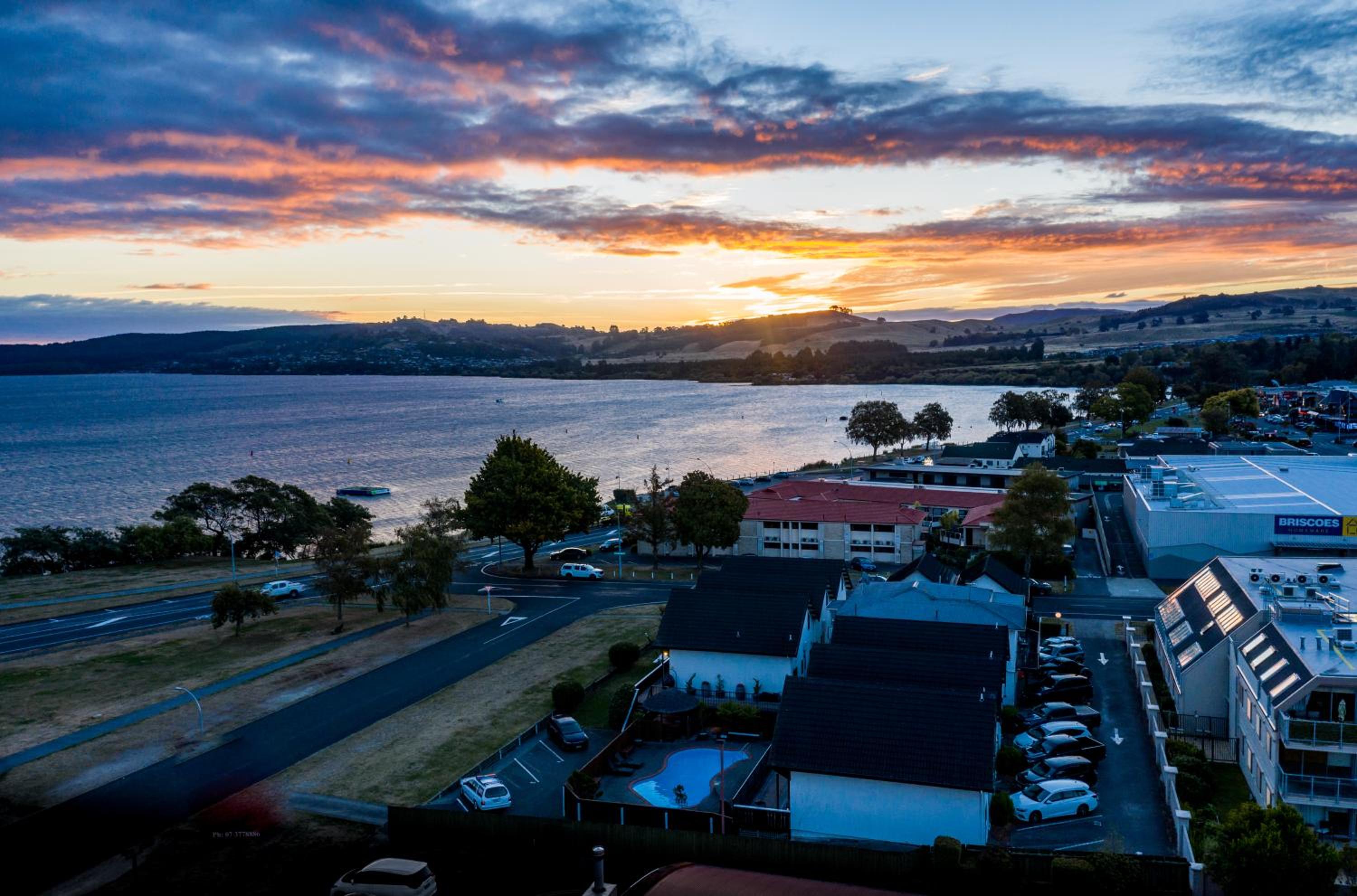 Le Chalet Suisse Motel Taupo — photo 11