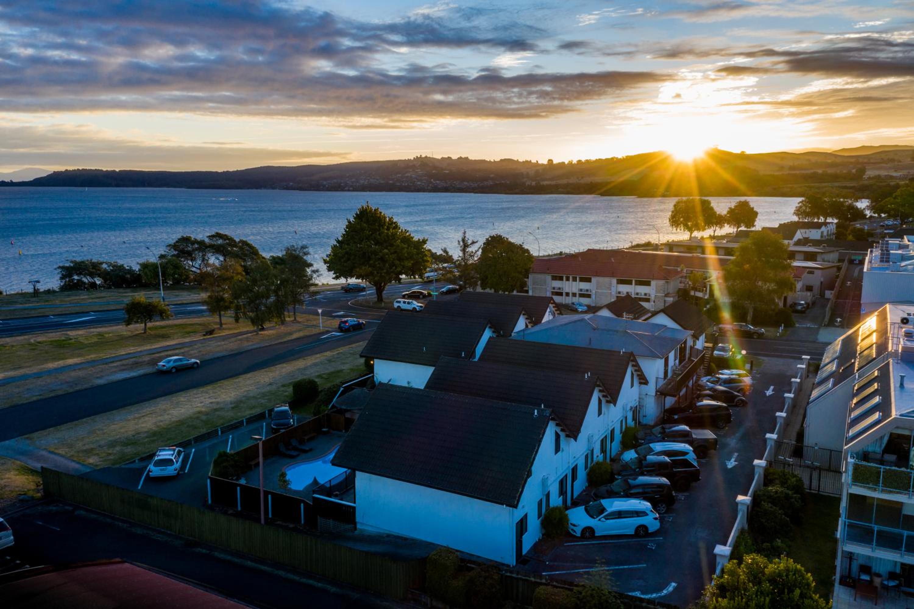 Le Chalet Suisse Motel Taupo — photo 61