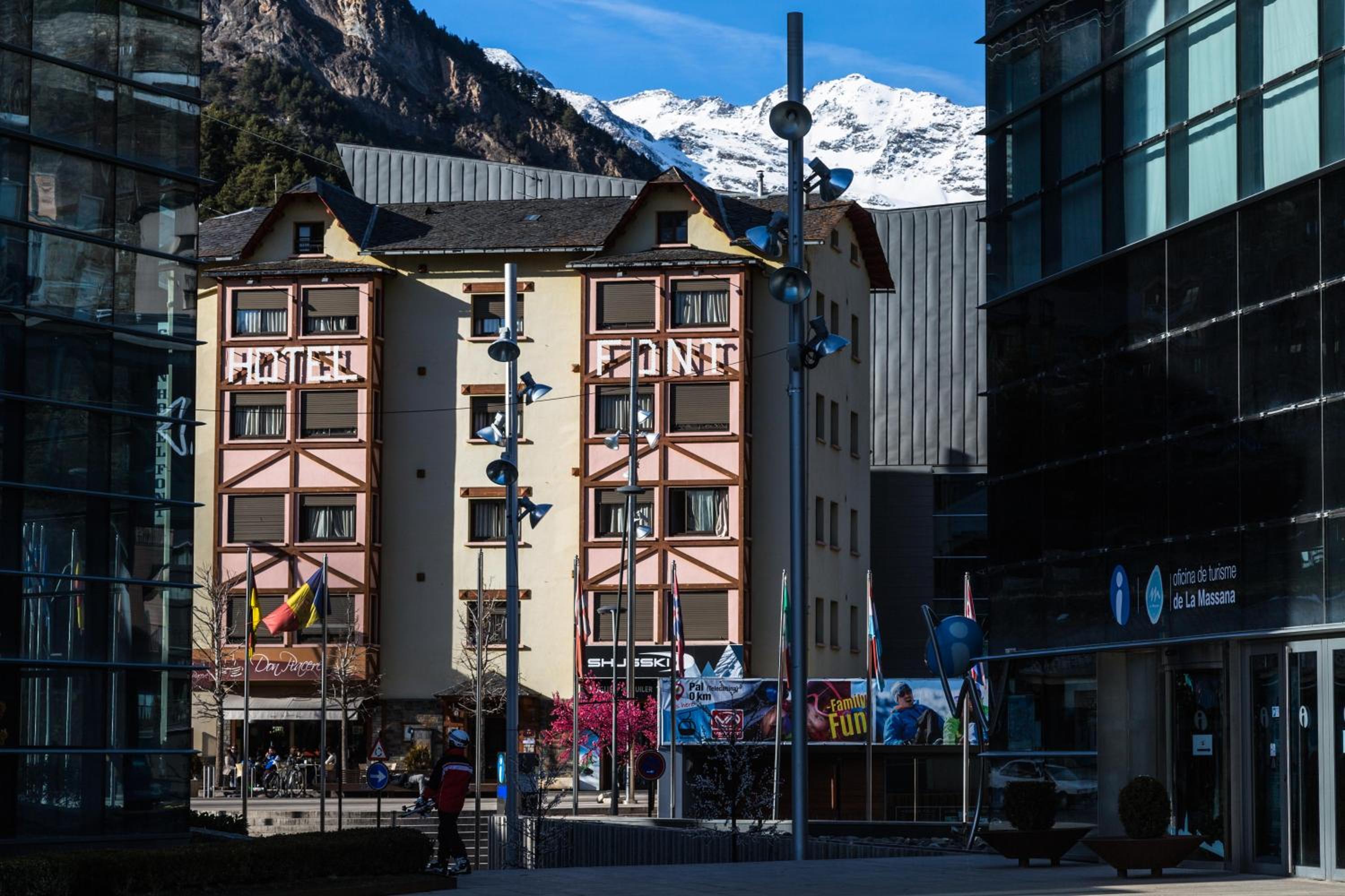 Font Andorra Hostel by Nexta