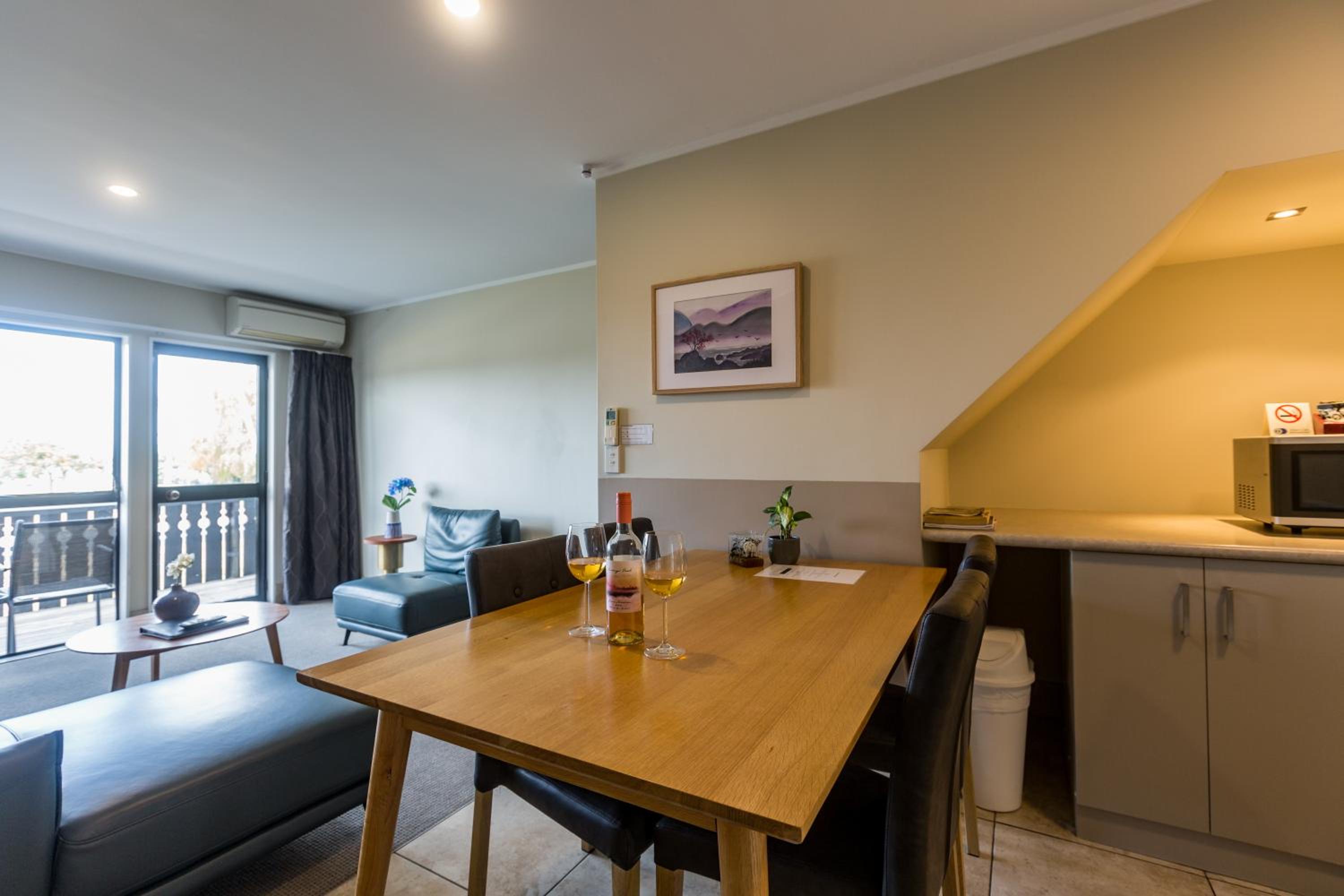 Le Chalet Suisse Motel Taupo — photo 40