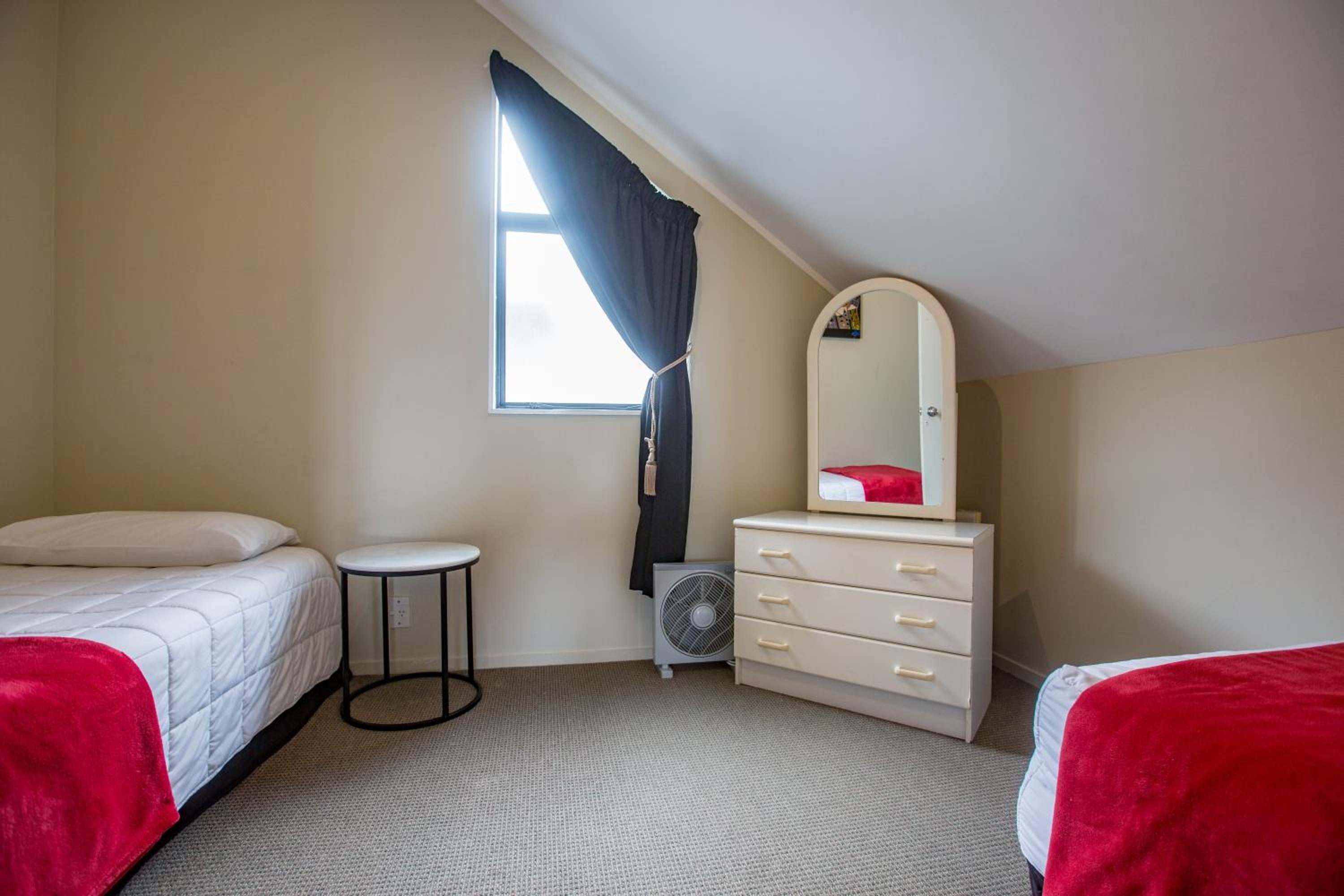 Le Chalet Suisse Motel Taupo — photo 53