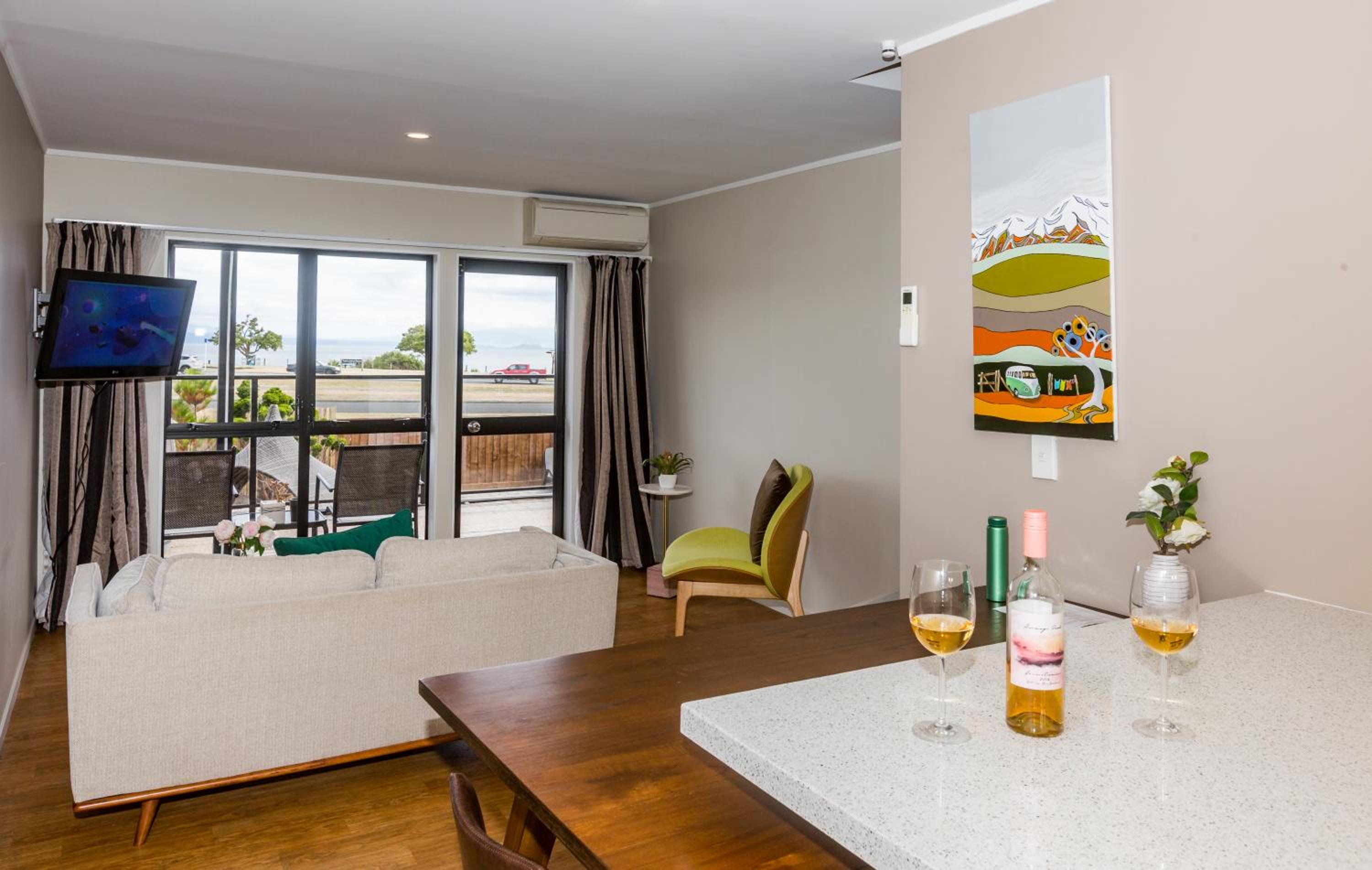 Le Chalet Suisse Motel Taupo — photo 35
