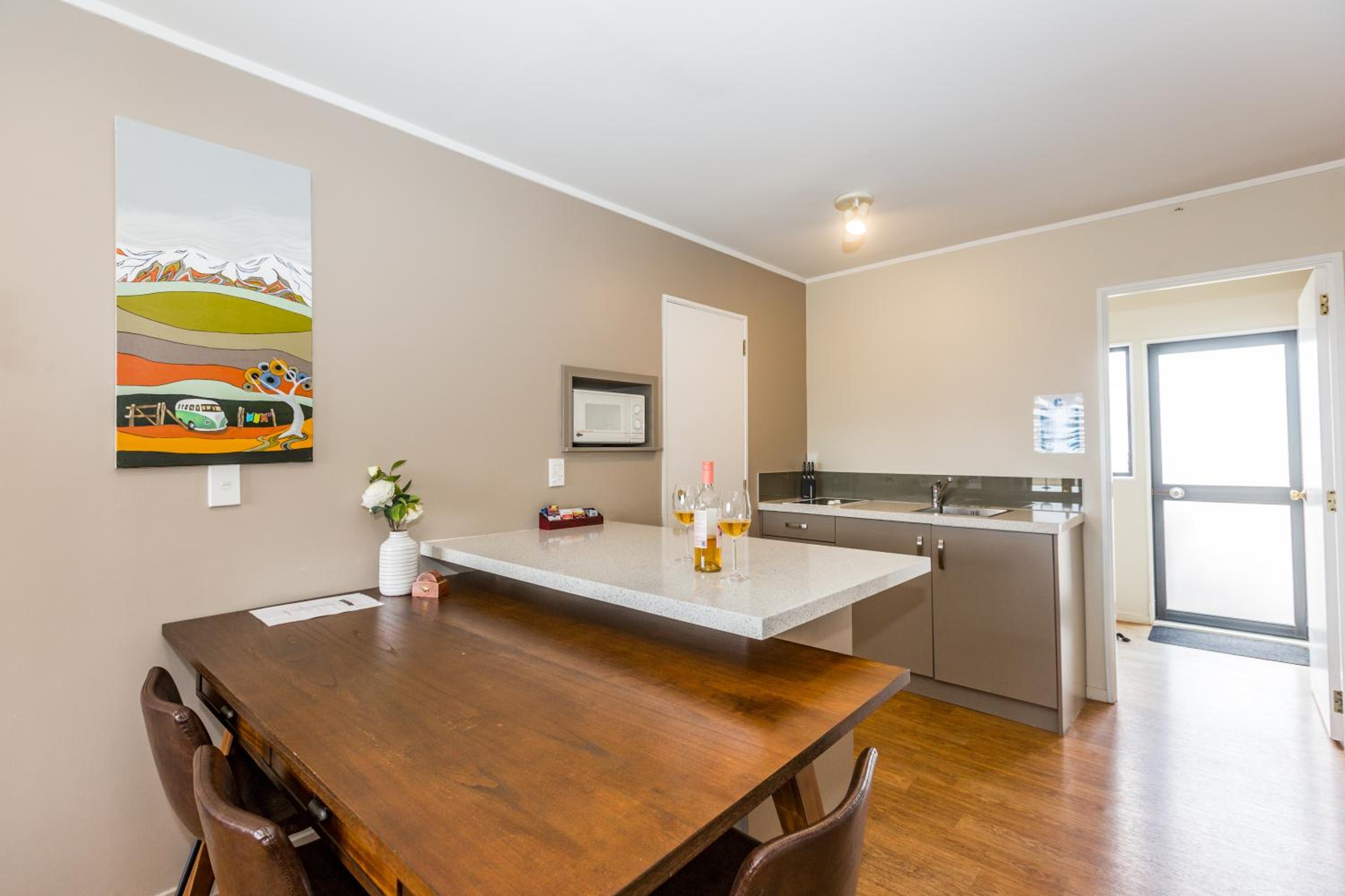 Le Chalet Suisse Motel Taupo