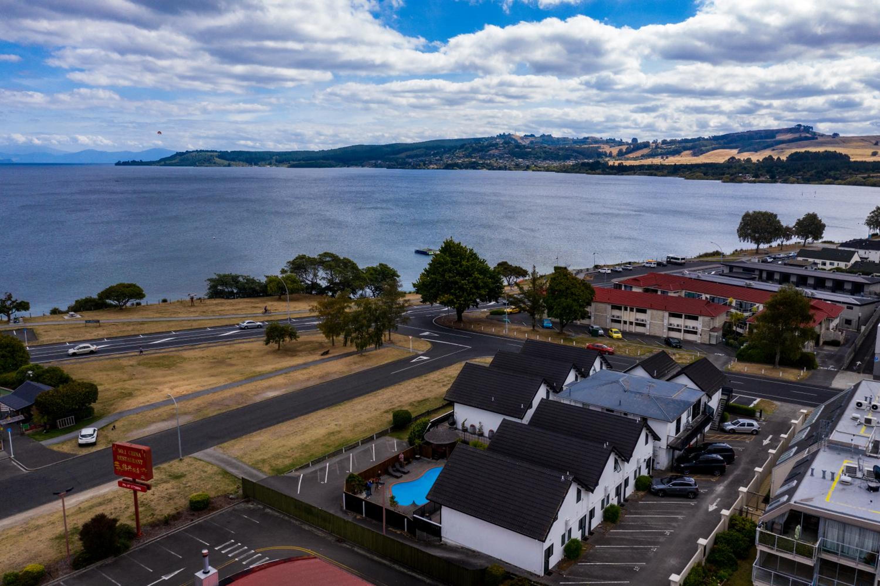 Le Chalet Suisse Motel Taupo — photo 72
