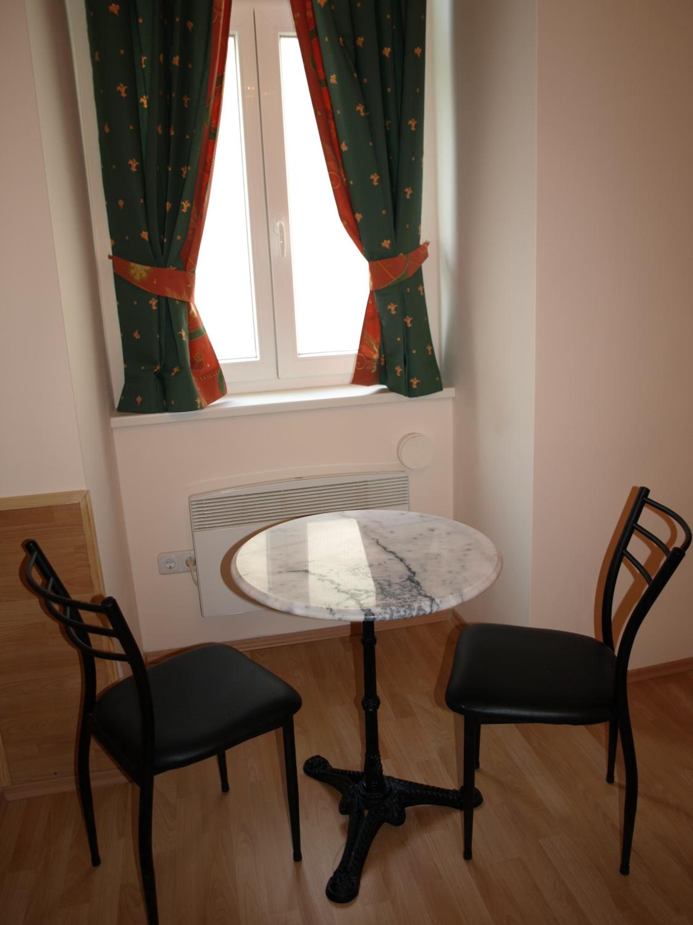 Pension Tal Studios