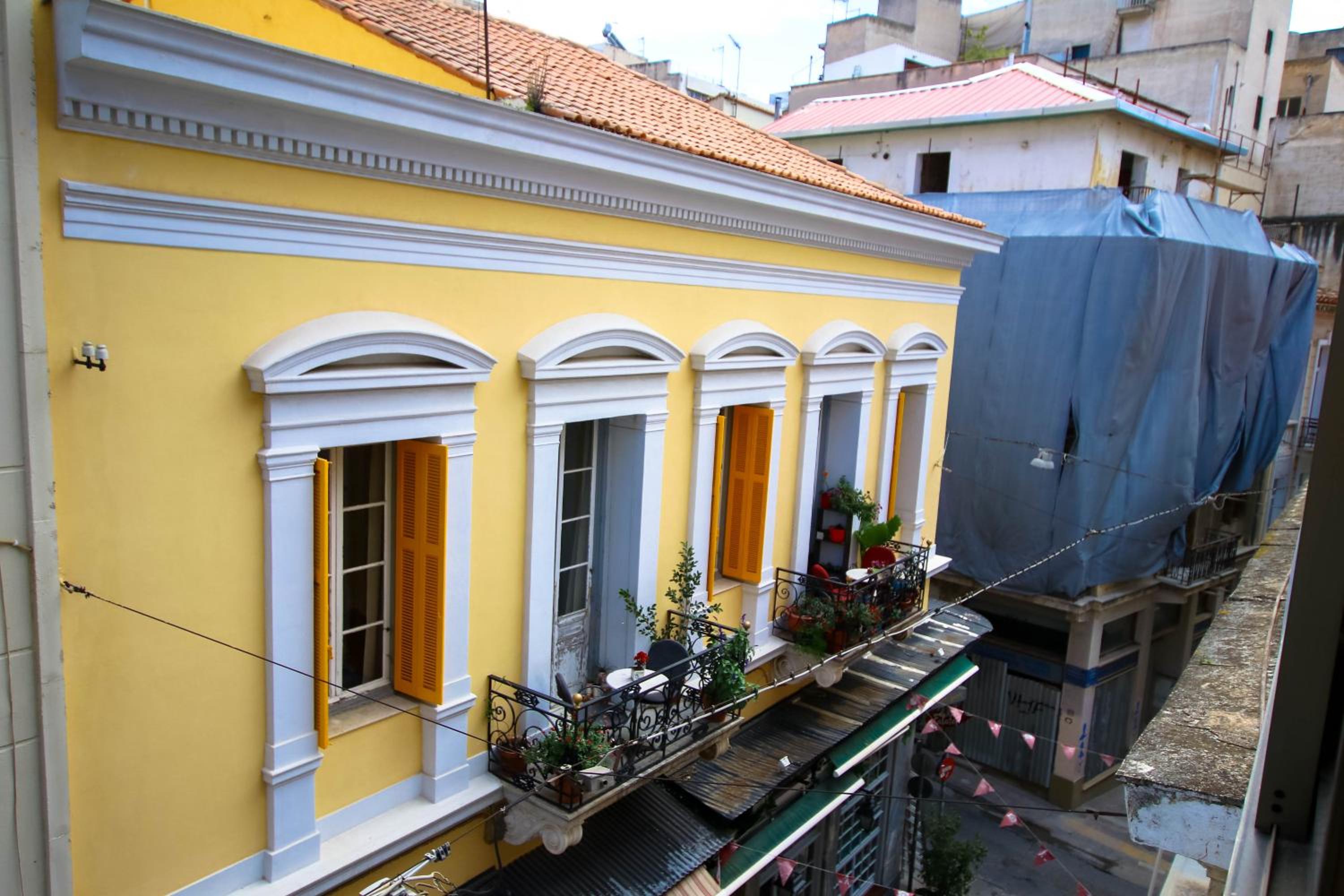 The monumental house
