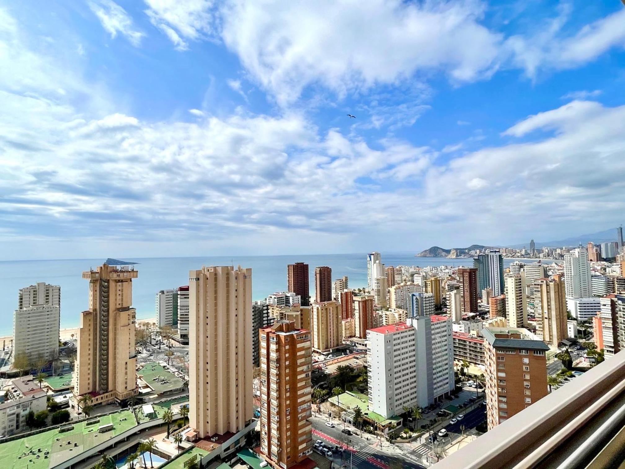 Los Gemelos 20 - Aloturin Benidorm view 2