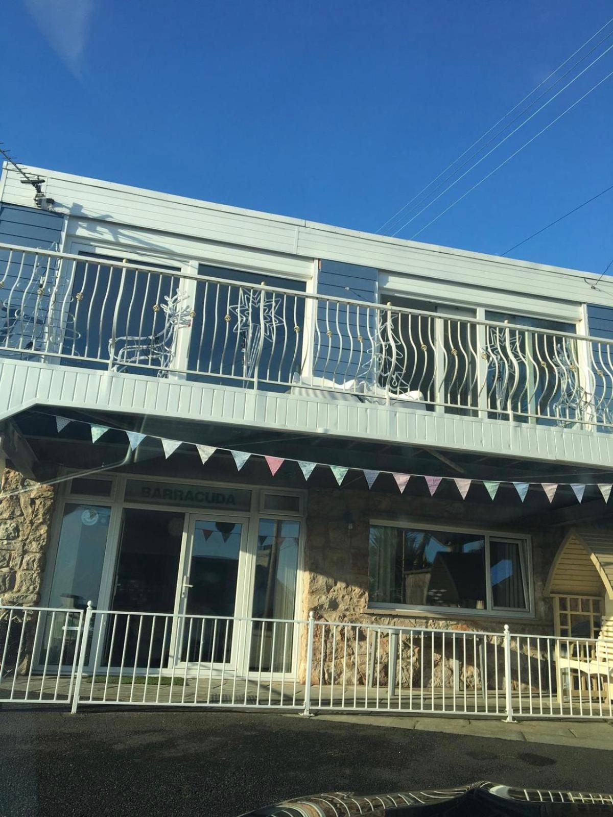 Barracuda, Beachside Apartment view 4