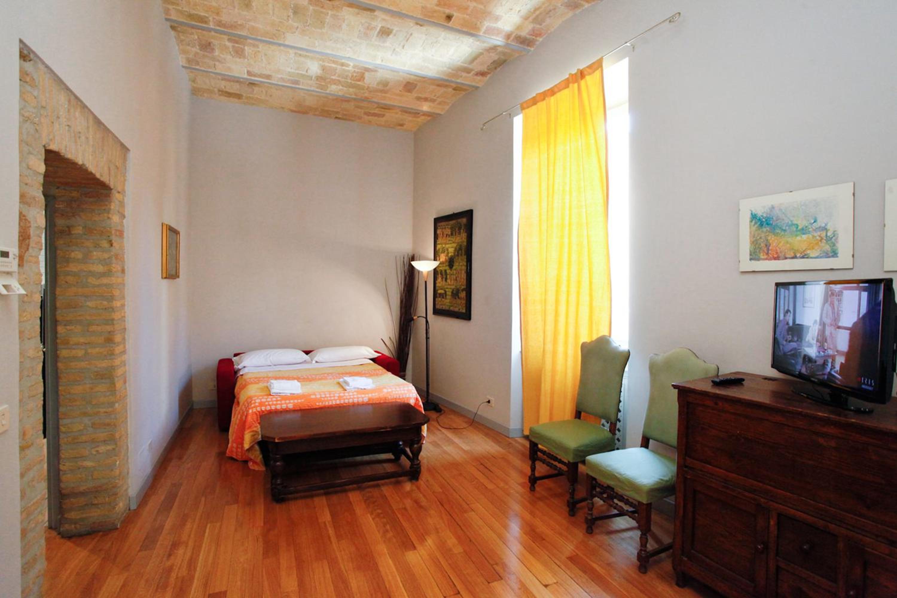 Colosseo Apartments and Rooms - Rome City Centre