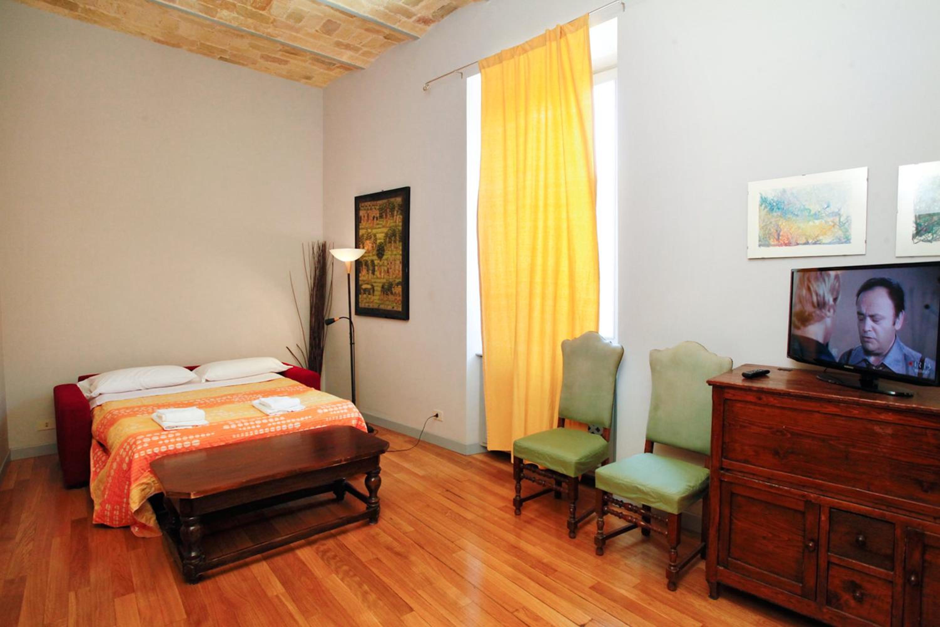 Colosseo Apartments and Rooms - Rome City Centre