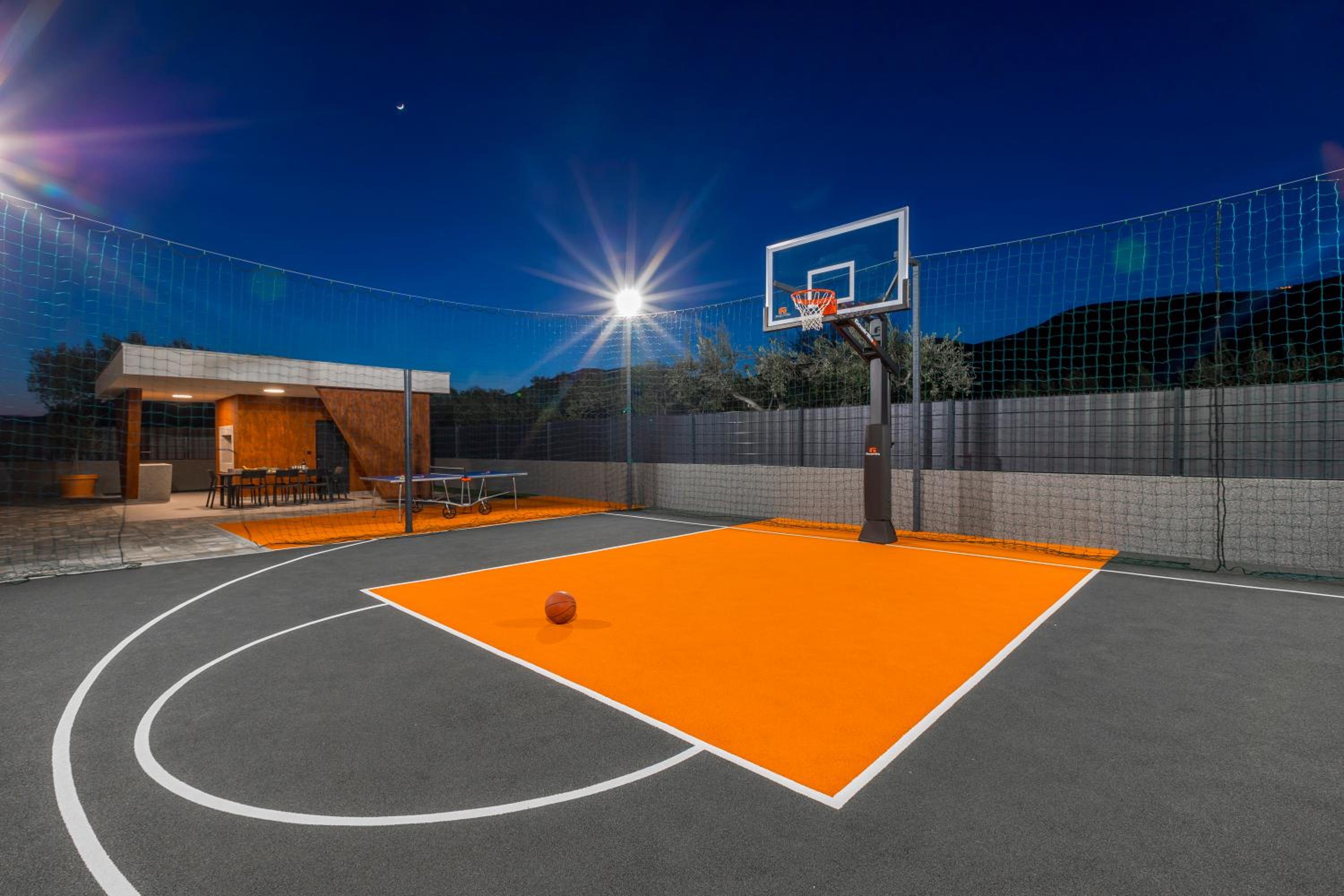 Villa SEVEN HEARTS with heated pool and basketball court near Split photo 5