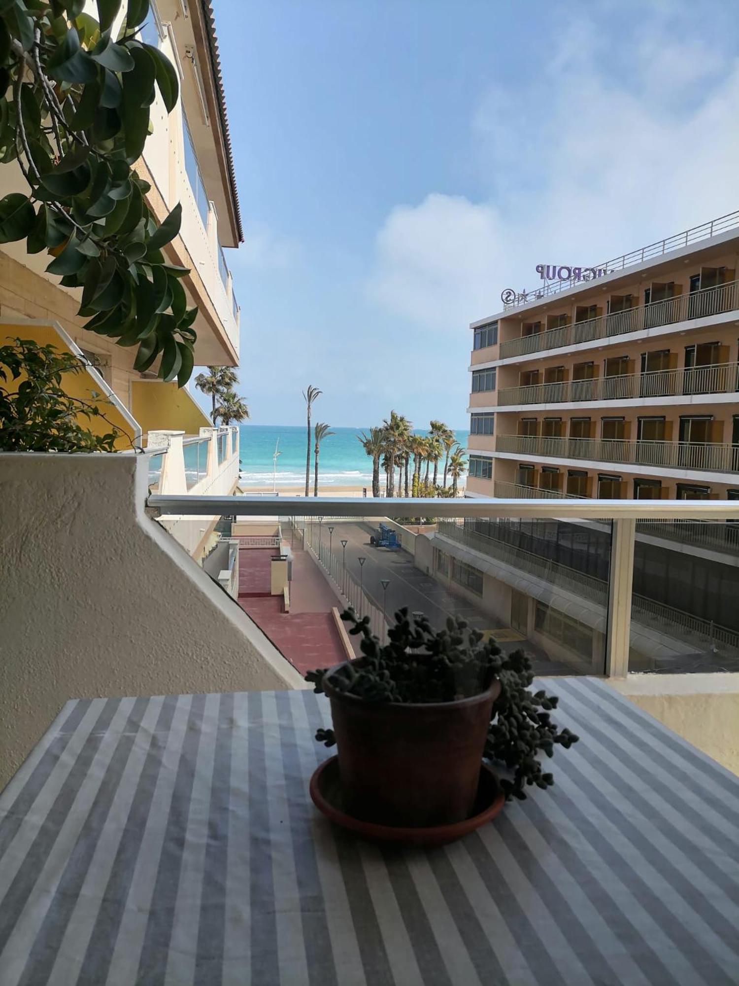 Urbanización Bahía Mar con piscina