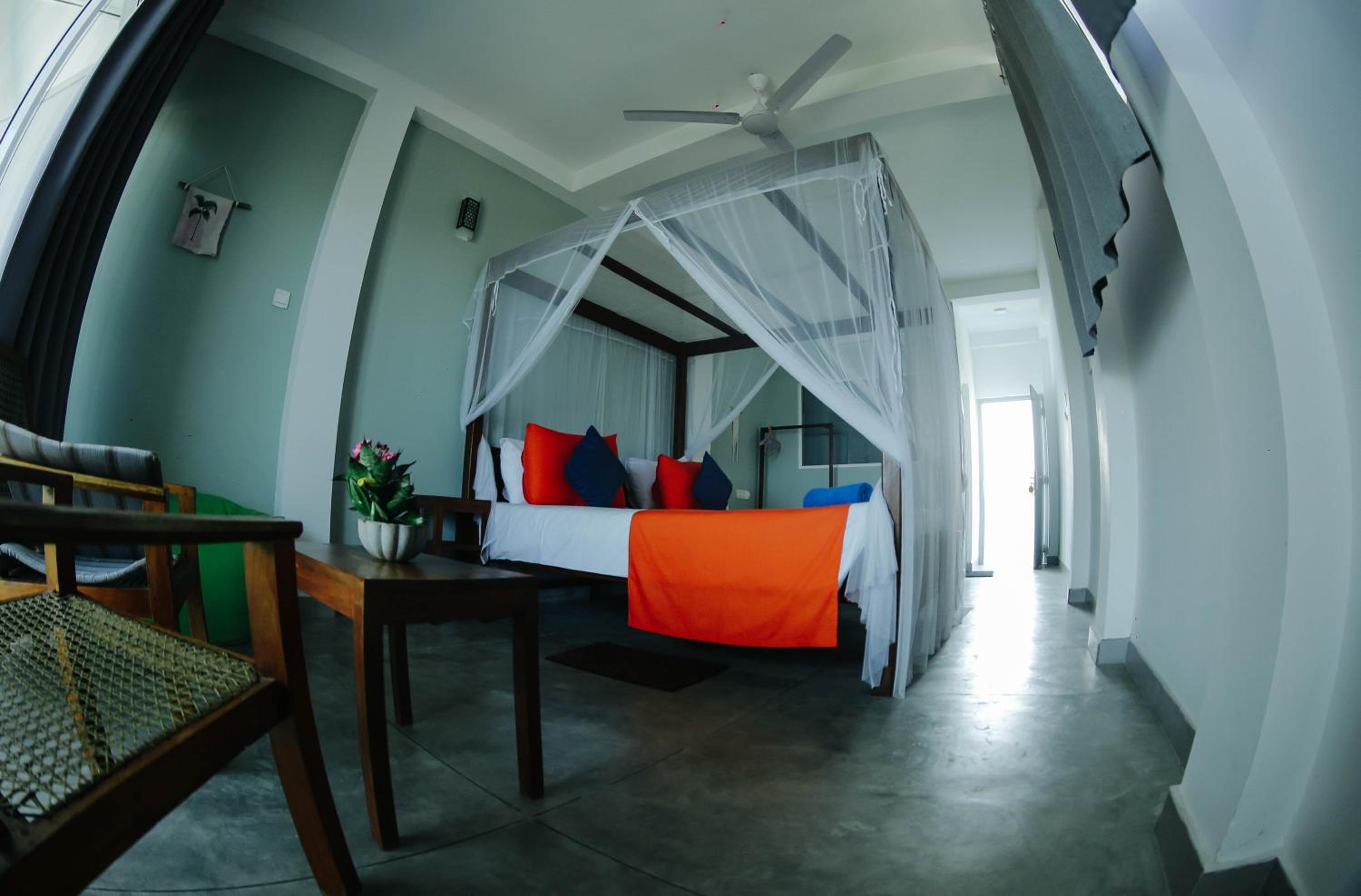 Seals Harbor Hotel