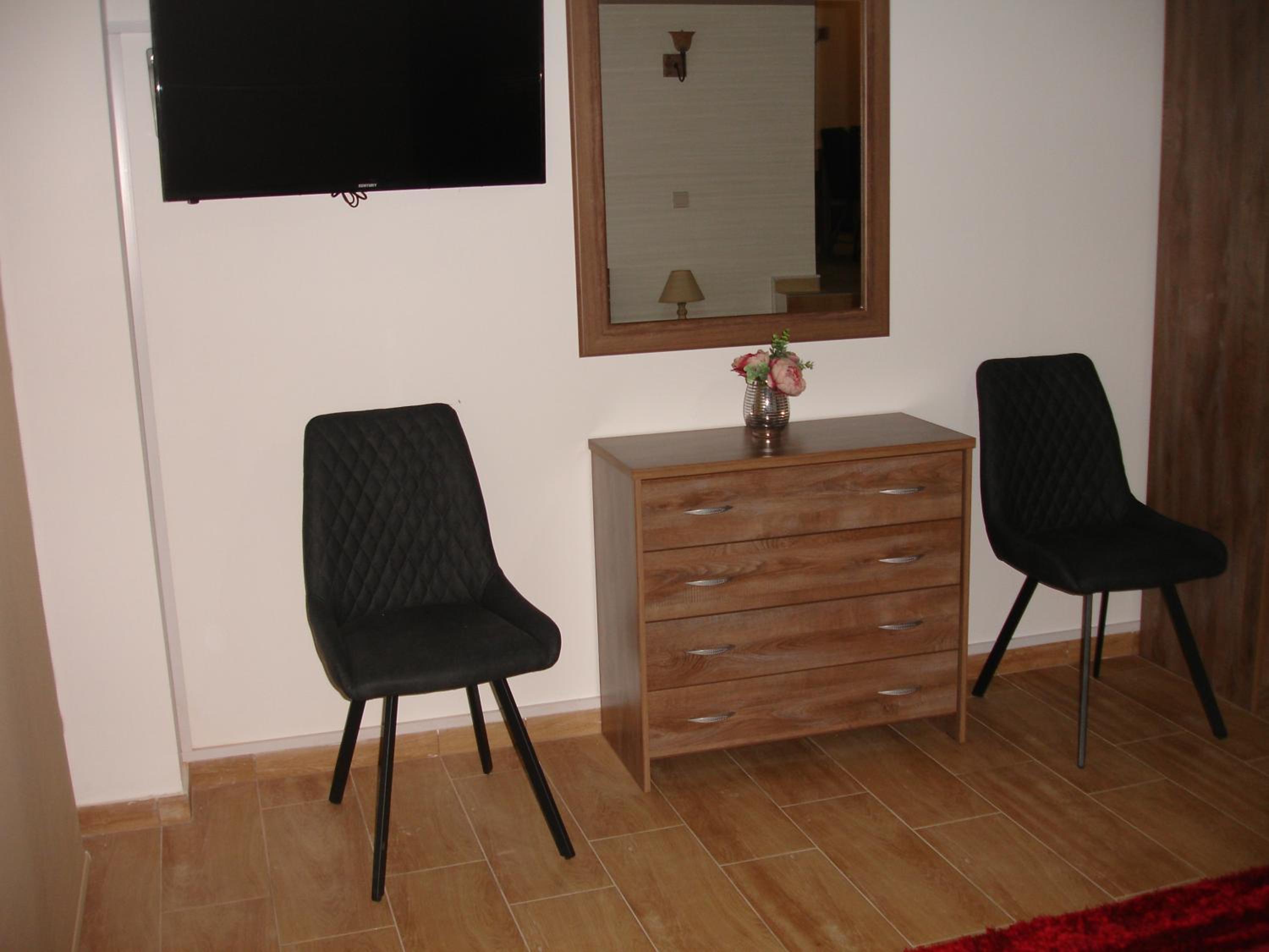 Love Holiday Suite 1