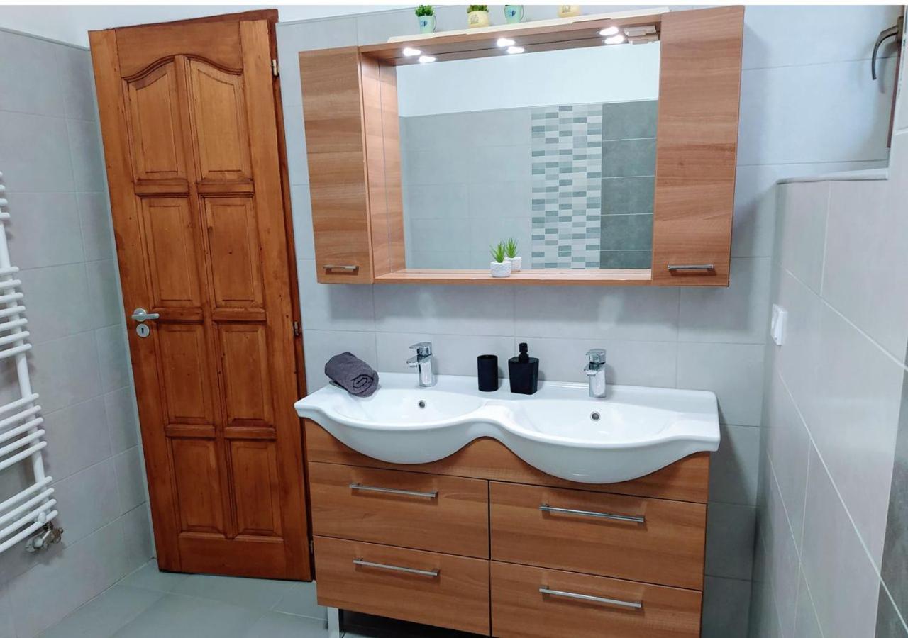 Müezzin Apartman