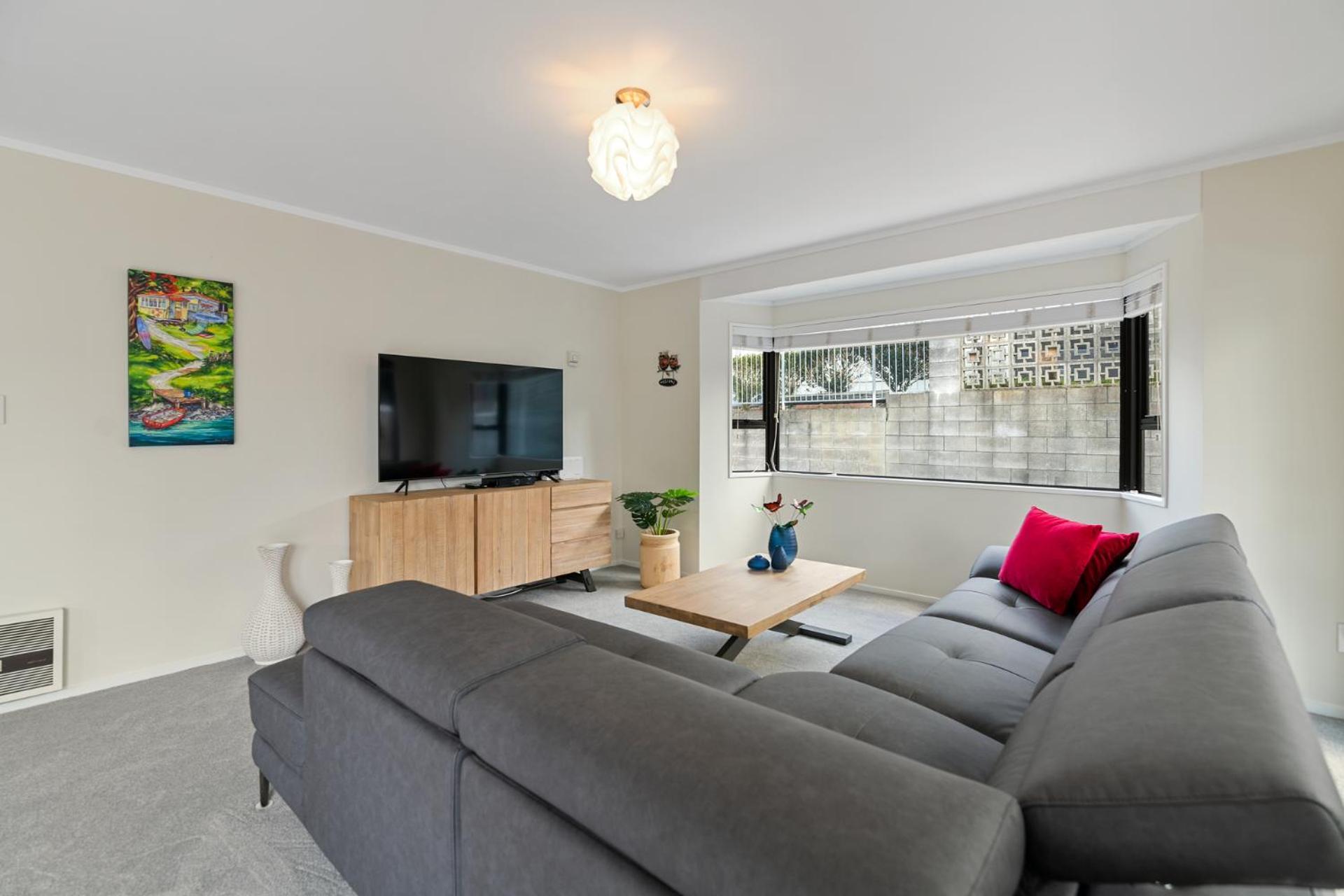 Oceanbeach Rendezvous - Mt Maunganui Holiday Home view 2