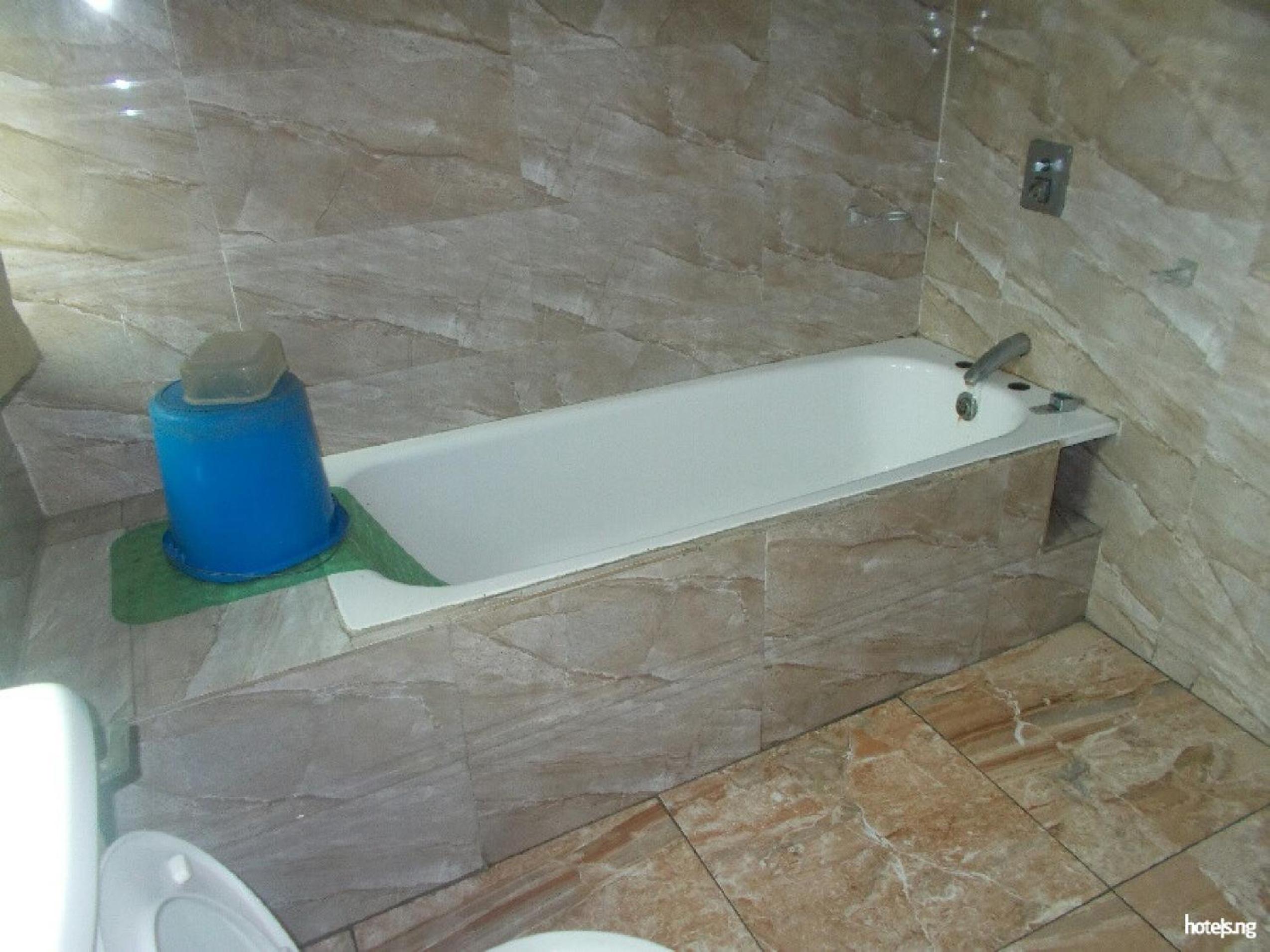 Photo 16