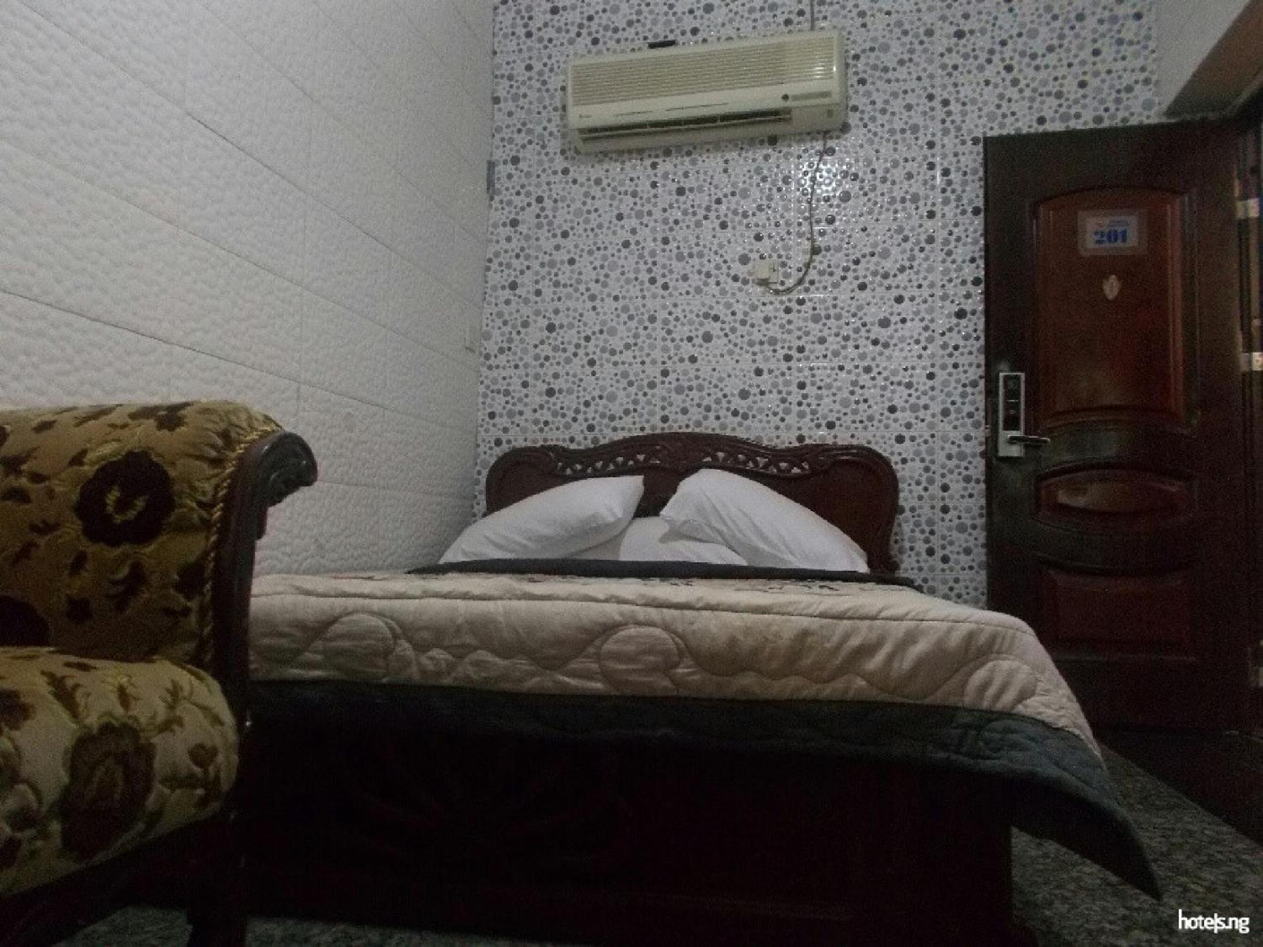 Photo 14