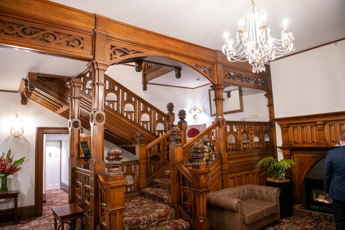 Eliza's Manor